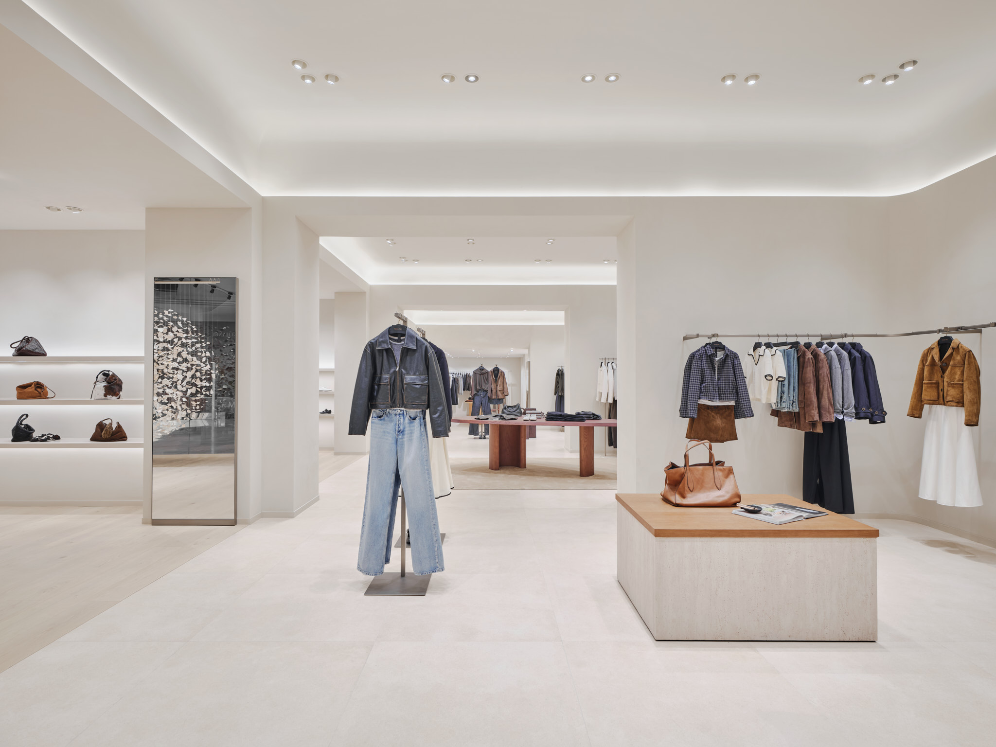 250205 Massimo Dutti EmQuartier 2