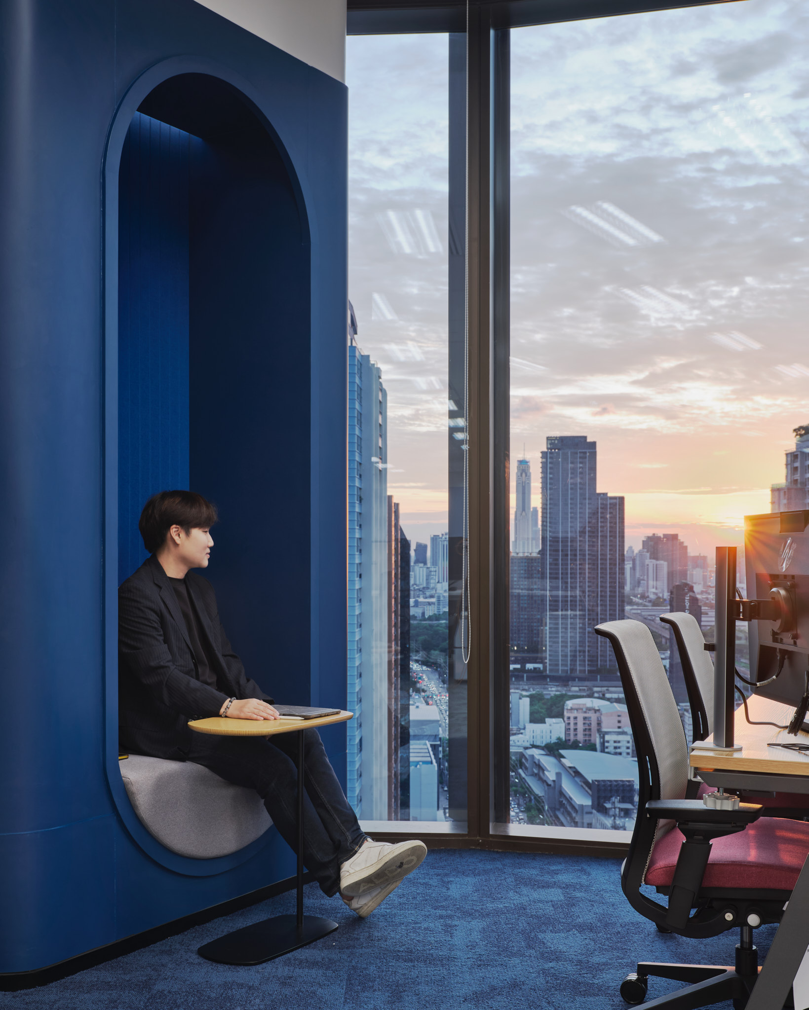 Space Matrix Design Consultants - HP Bangkok Workplace at Singha Complex 20