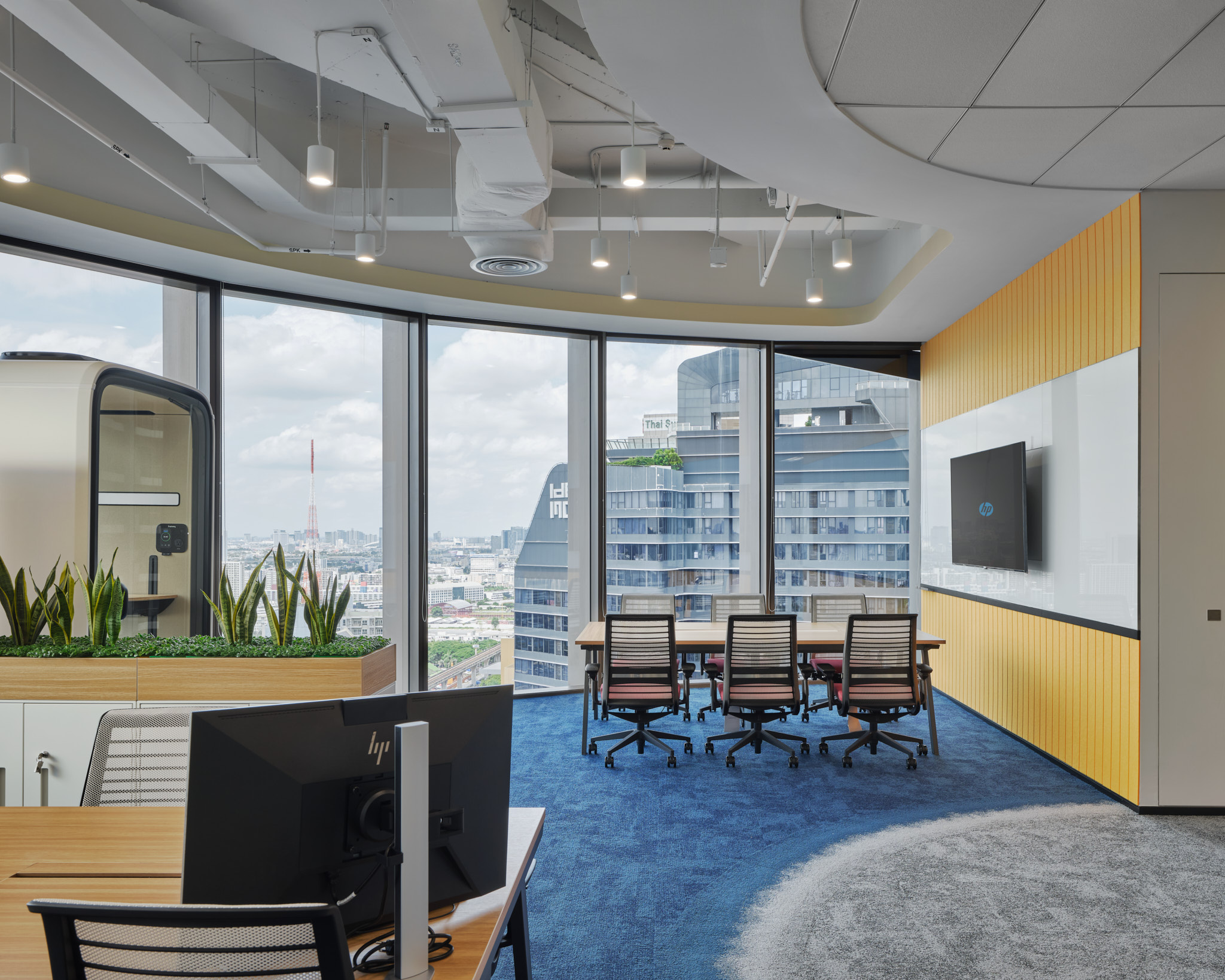 Space Matrix Design Consultants - HP Bangkok Workplace at Singha Complex 4