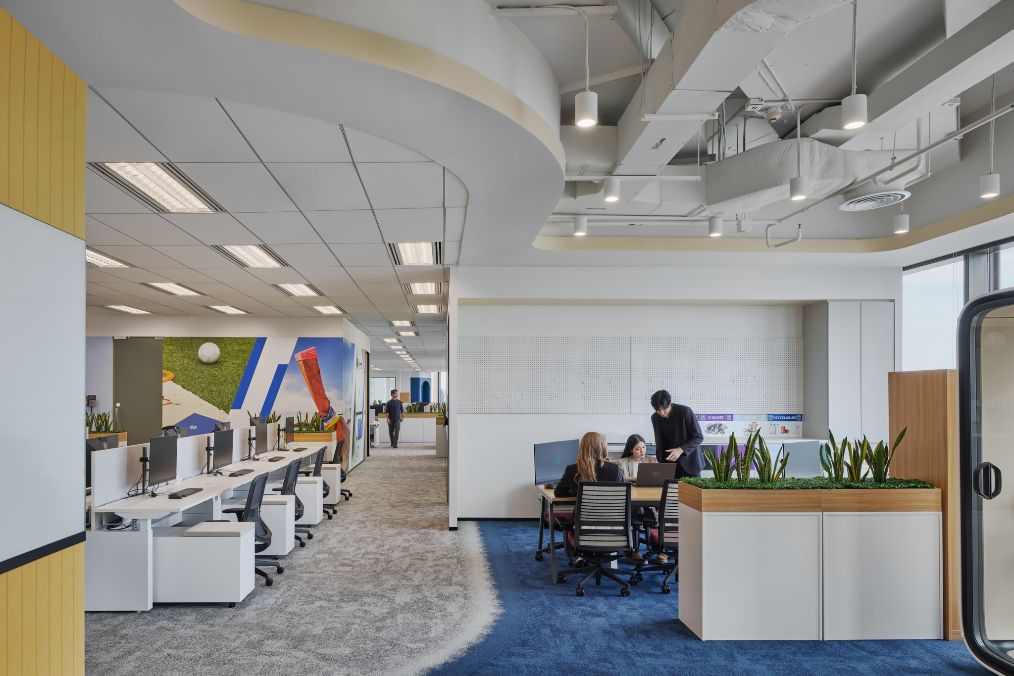 Space Matrix Design Consultants - HP Bangkok Workplace at Singha Complex 5B