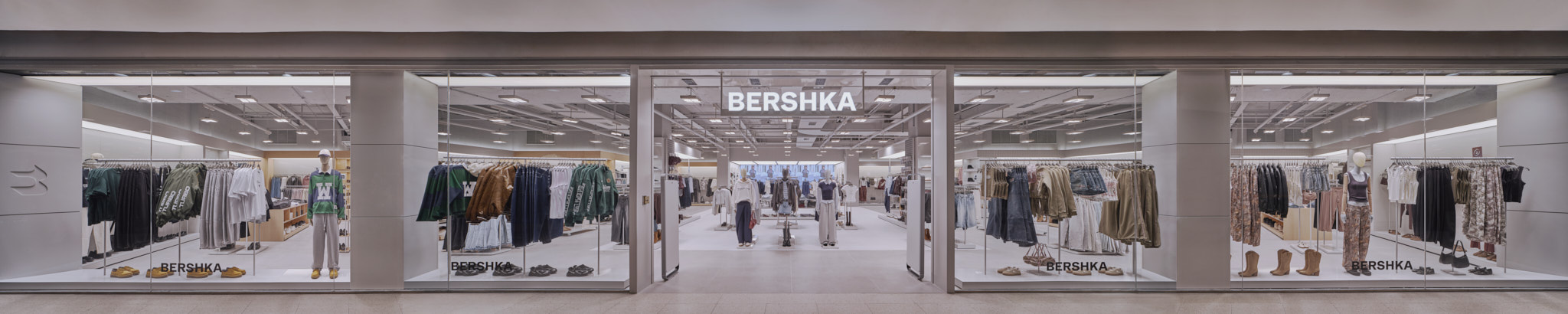 250827 BERSHKA store Central World 1