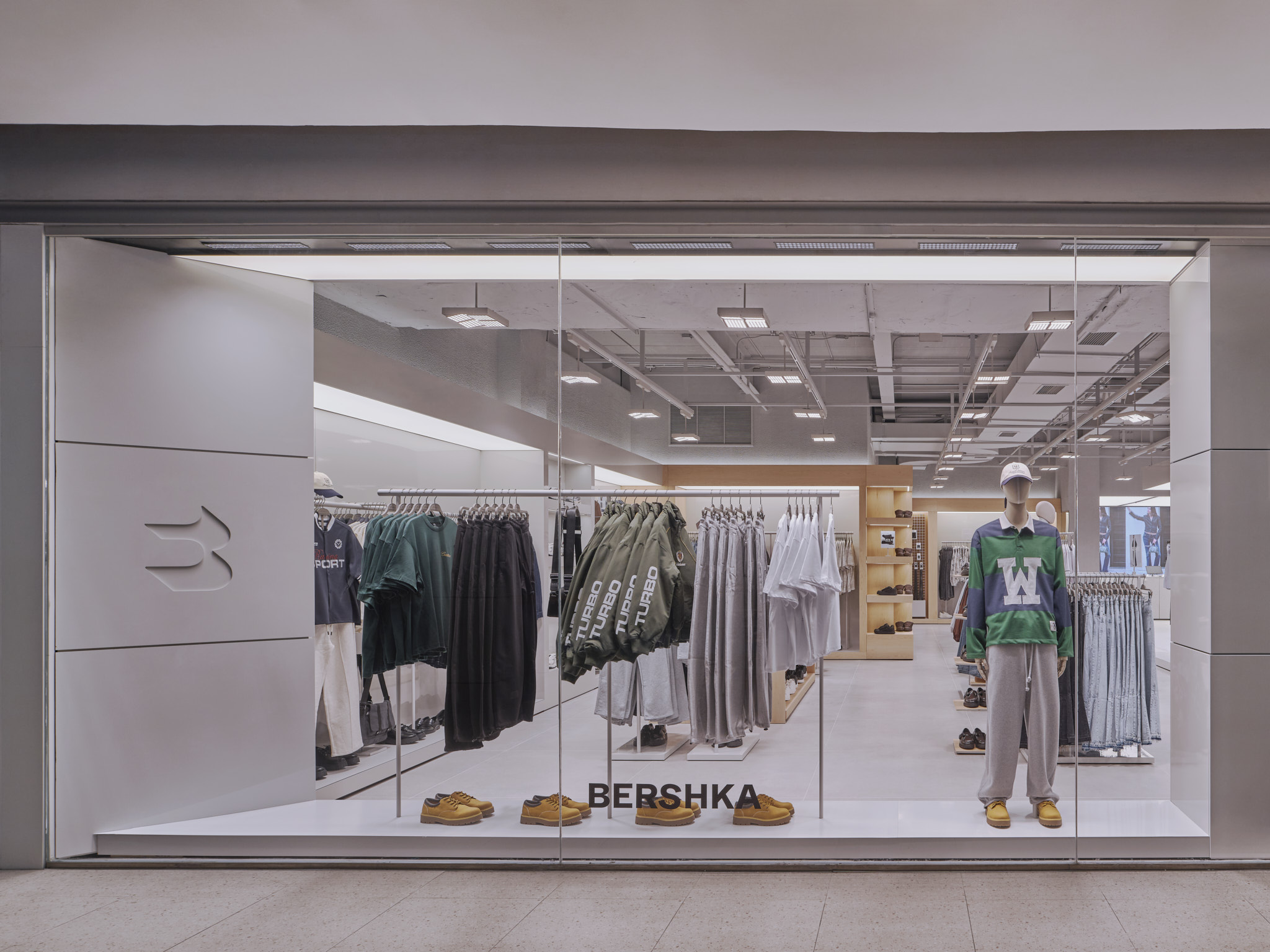 250827 BERSHKA store Central World 2