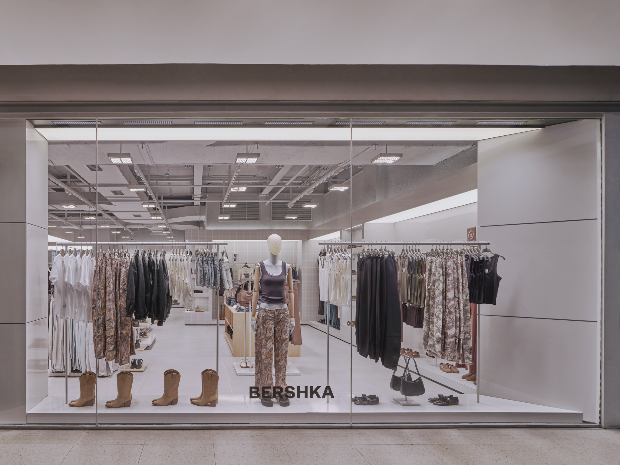 250827 BERSHKA store Central World 3