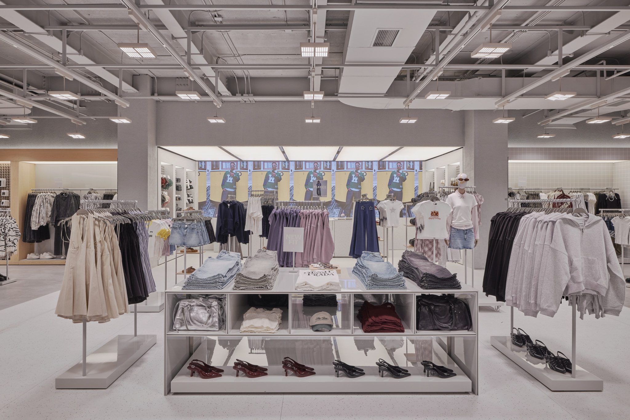 250827 BERSHKA store Central World 5