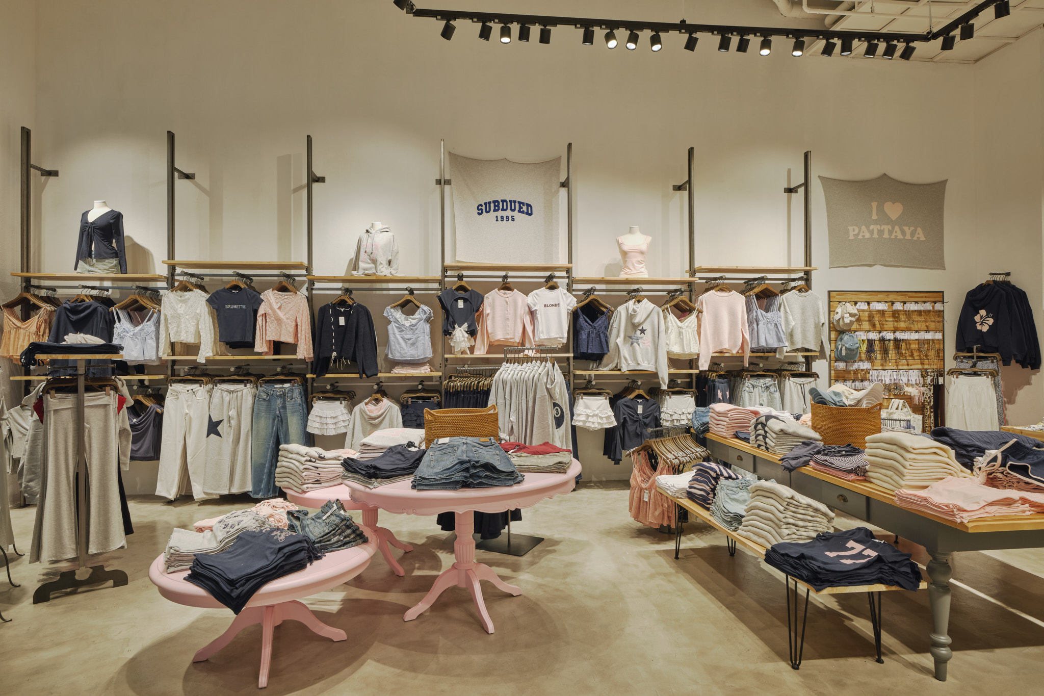 250911 Subdued store Terminal 21 Pattaya 5