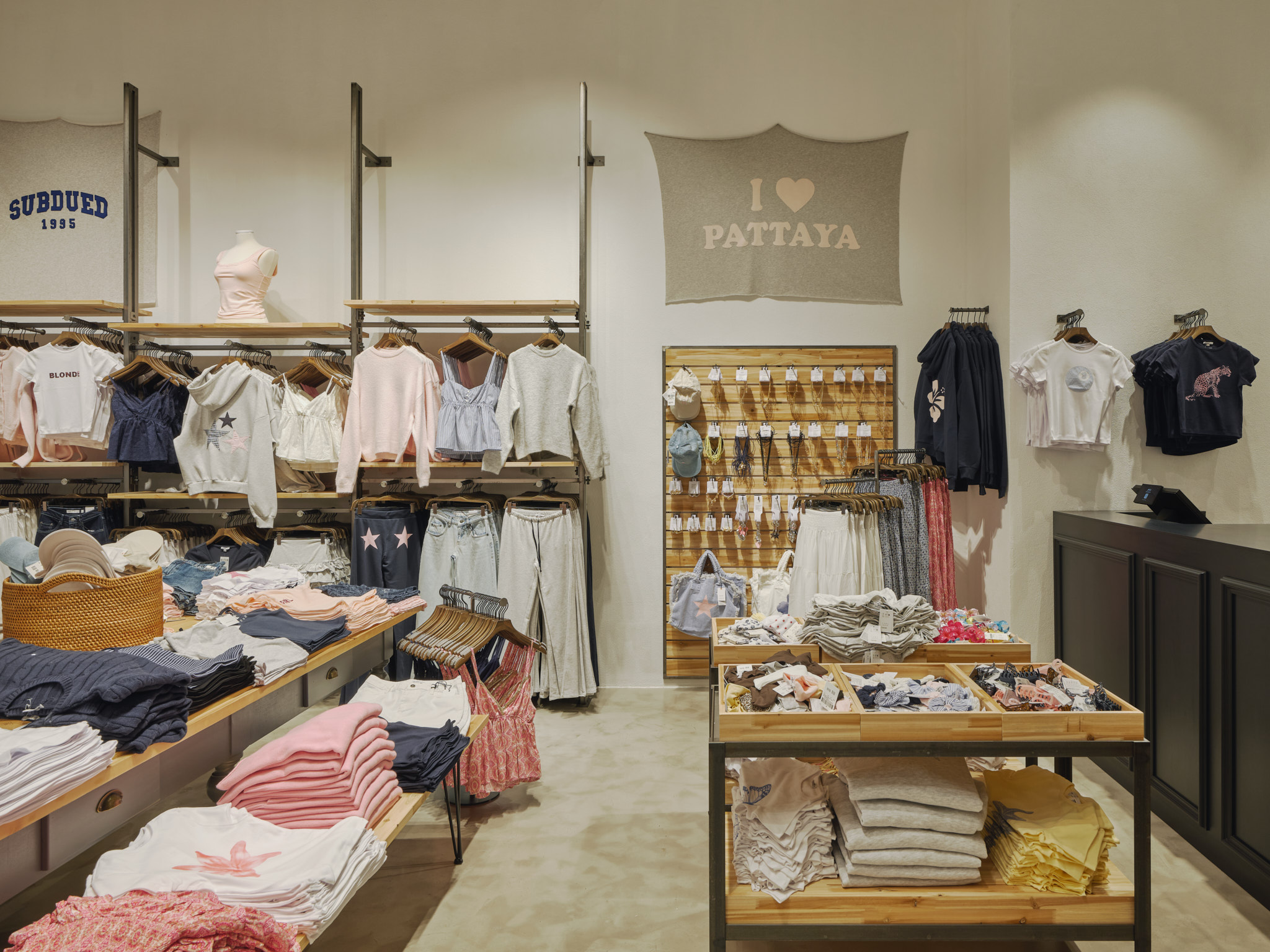 250911 Subdued store Terminal 21 Pattaya 7