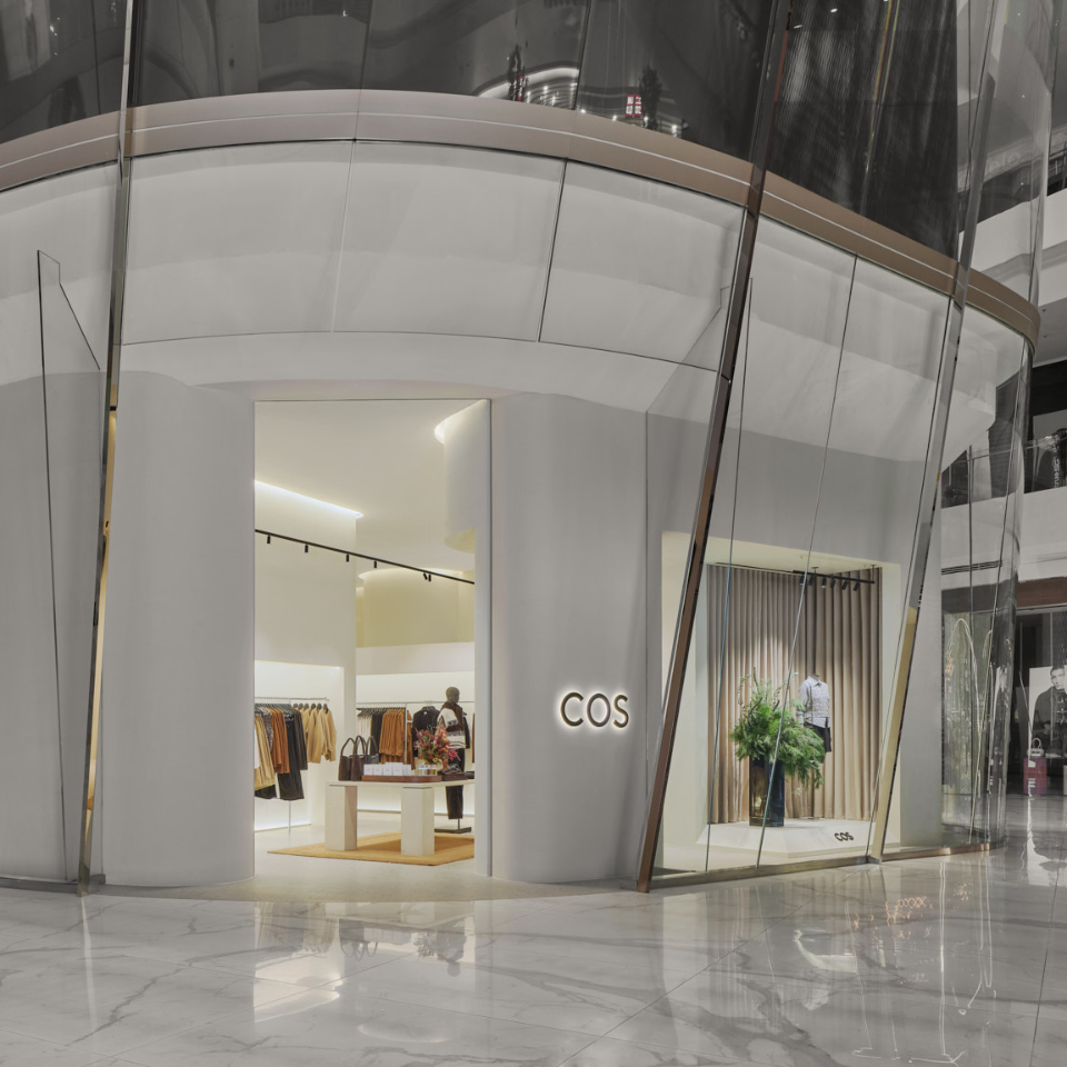 251030 COS store ICONSIAM 1-SQ