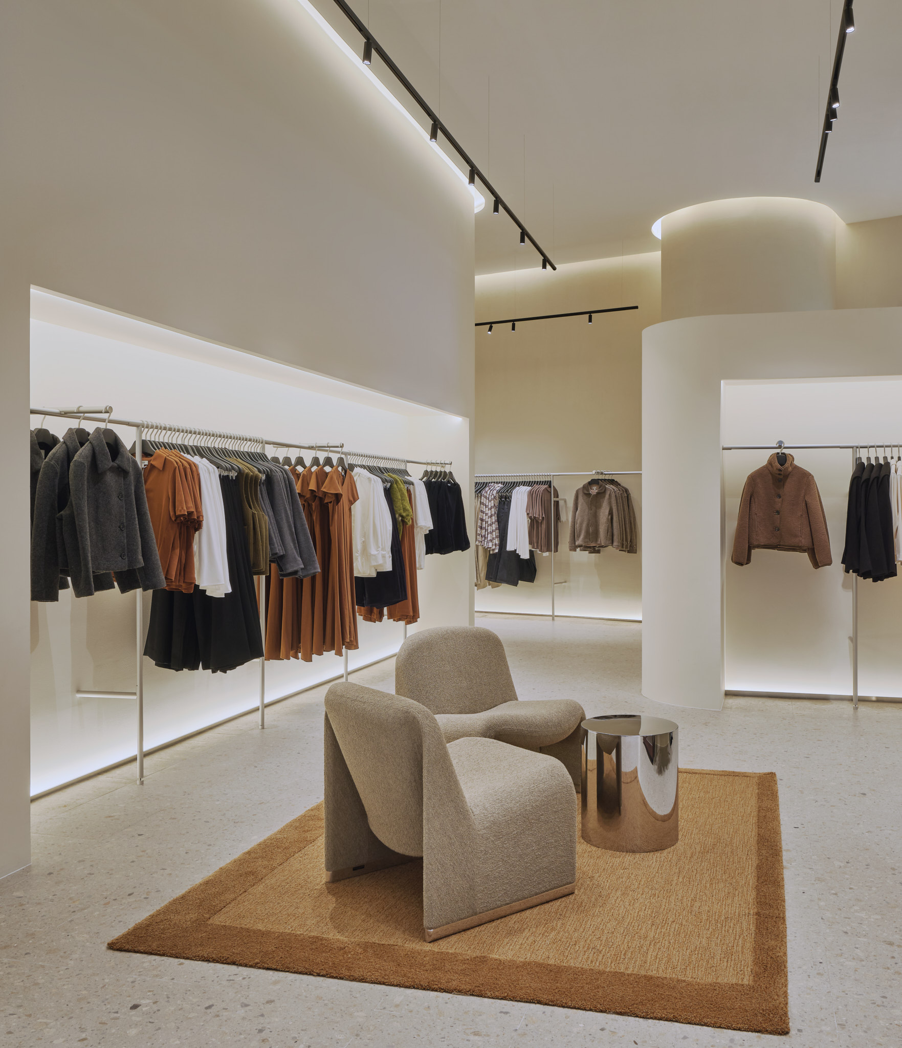 251030 COS store ICONSIAM 11