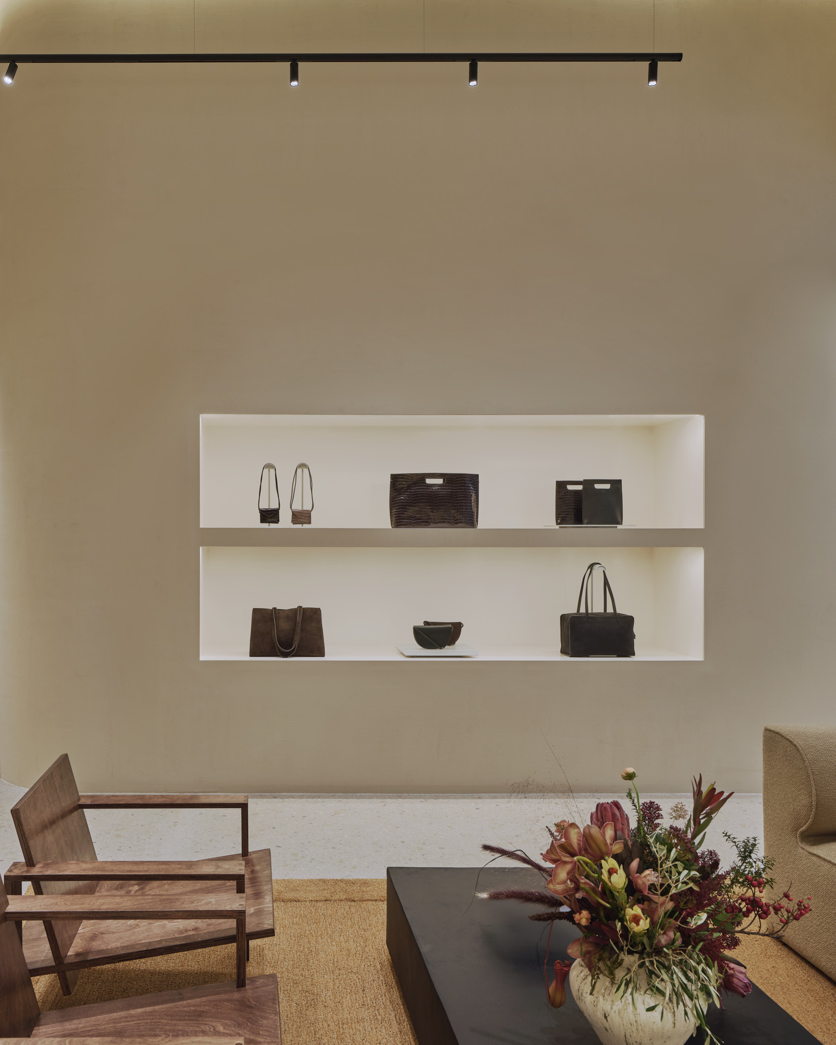 251030 COS store ICONSIAM 14