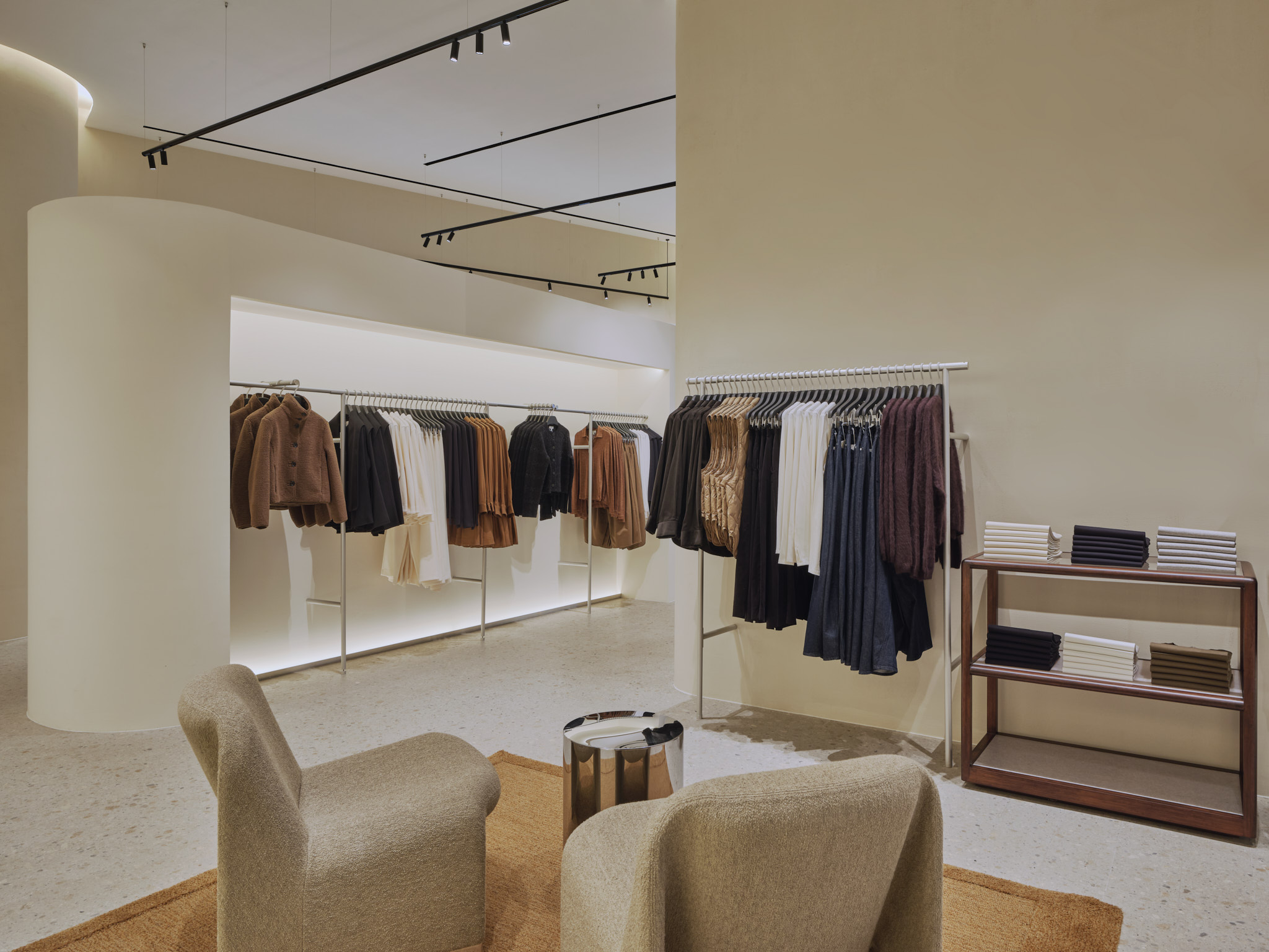 251030 COS store ICONSIAM 30