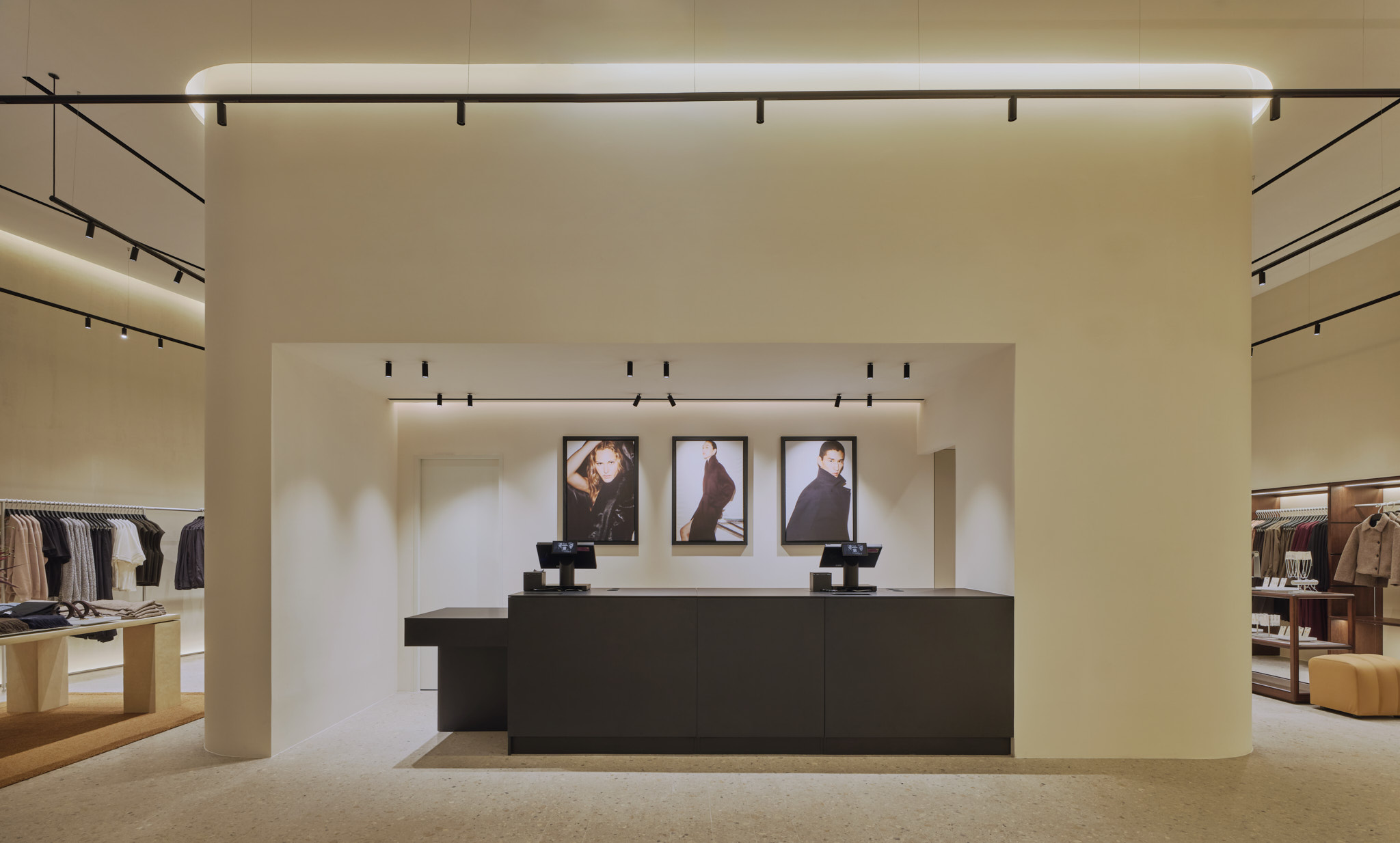 251030 COS store ICONSIAM 34