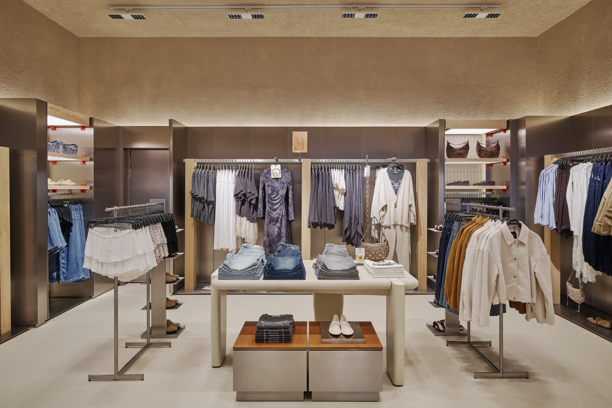 260304 PULL&BEAR Pavilion Kuala Lumpur 2