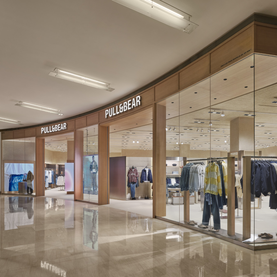 260304 PULL&BEAR Pavilion Kuala Lumpur Facade 1 - SQ