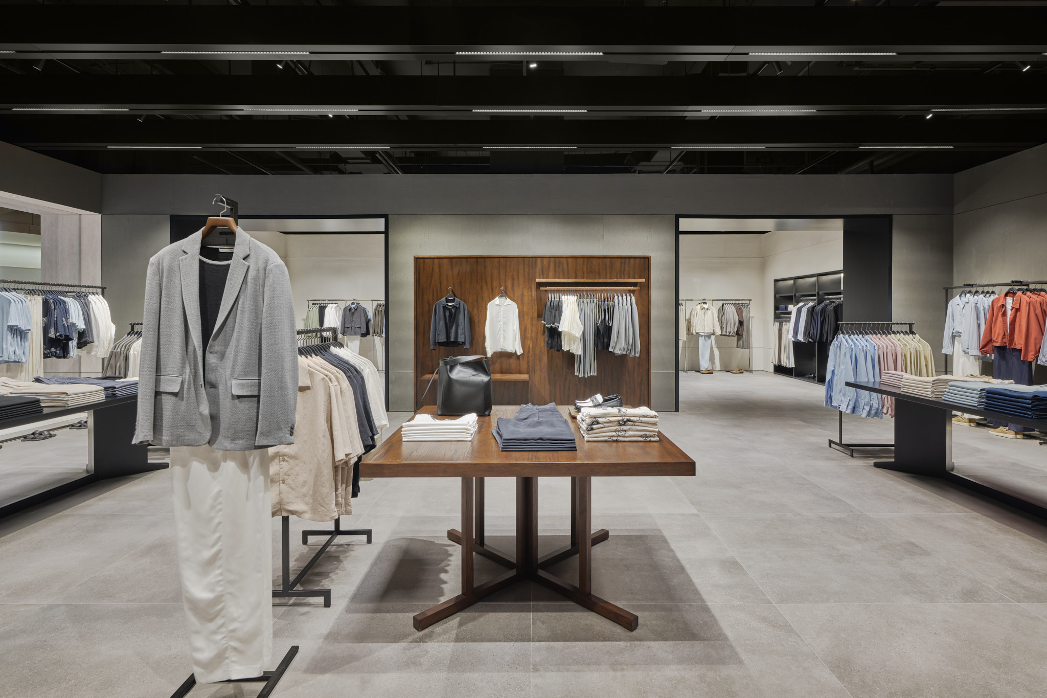 260527 Zara store Dusit Central Park MAN 1