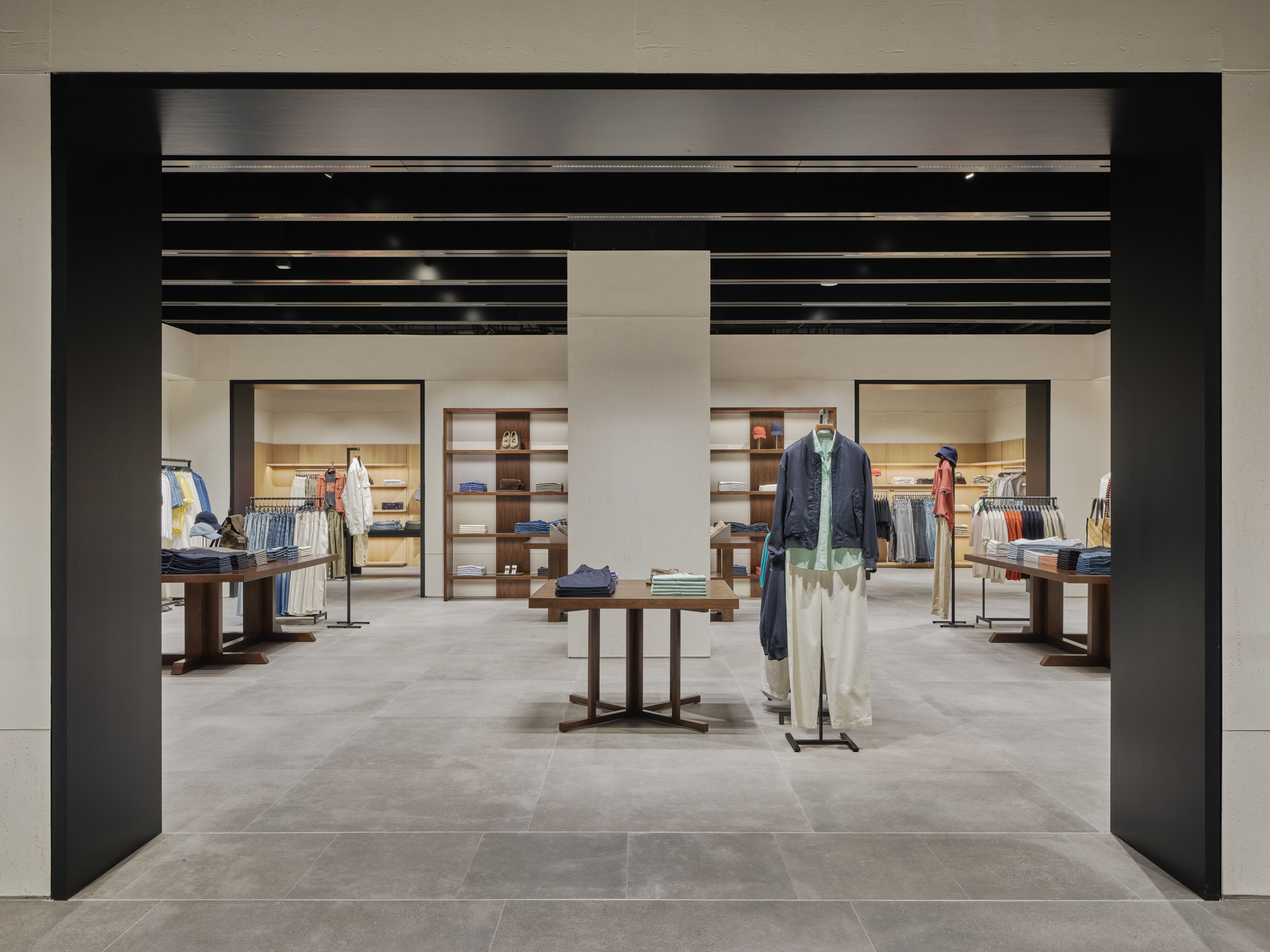 260527 Zara store Dusit Central Park MAN 2