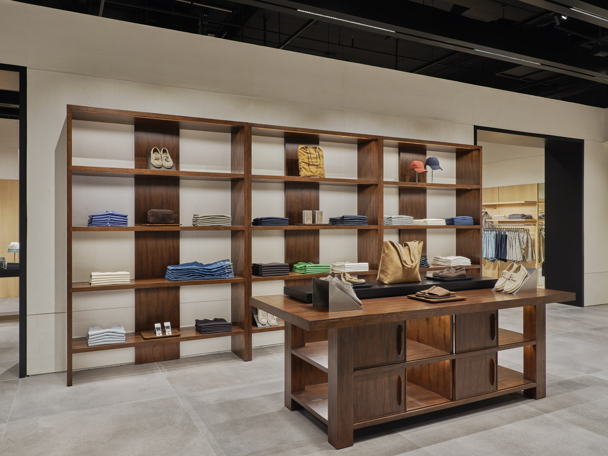 260527 Zara store Dusit Central Park MAN 3