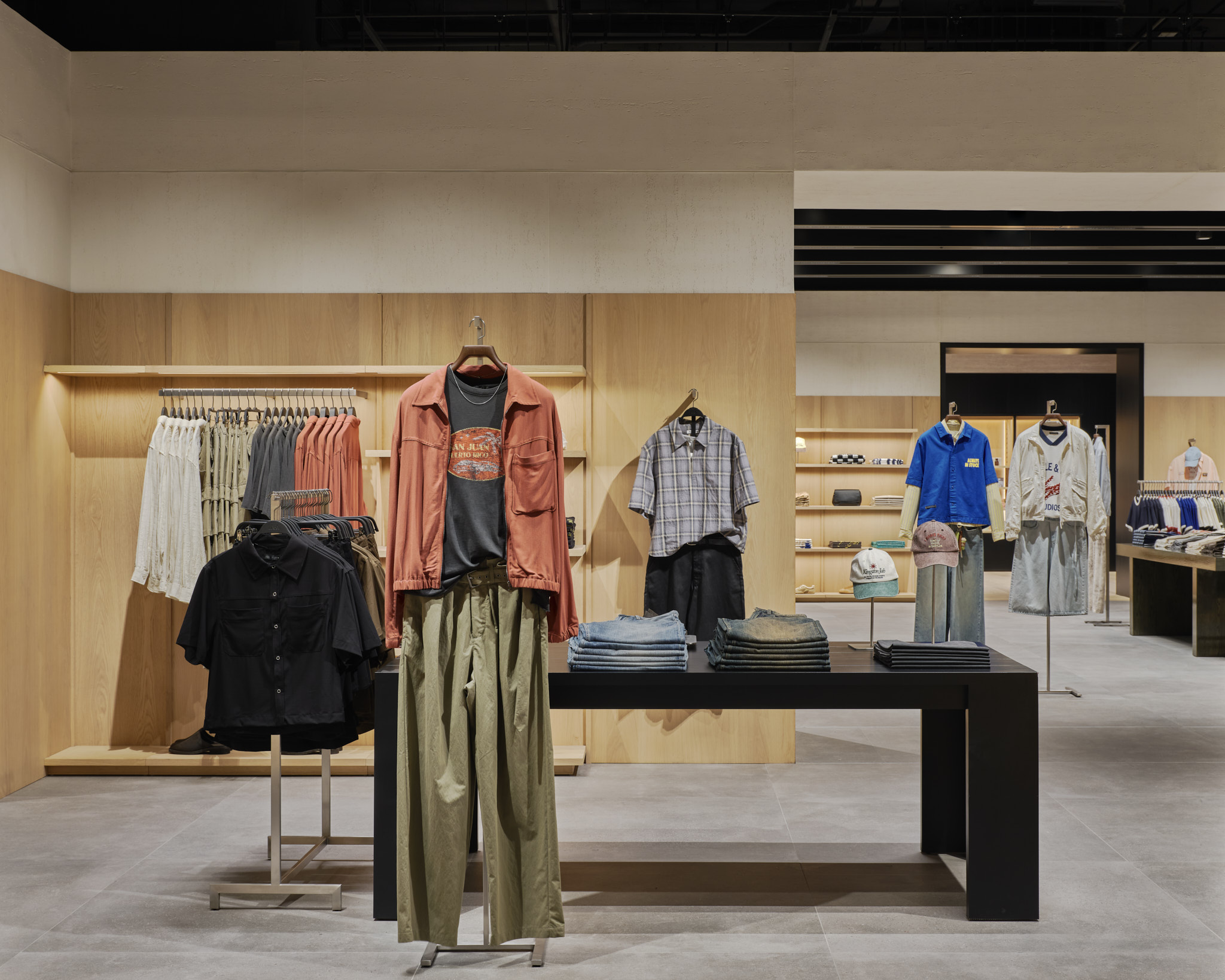 260527 Zara store Dusit Central Park MAN 5
