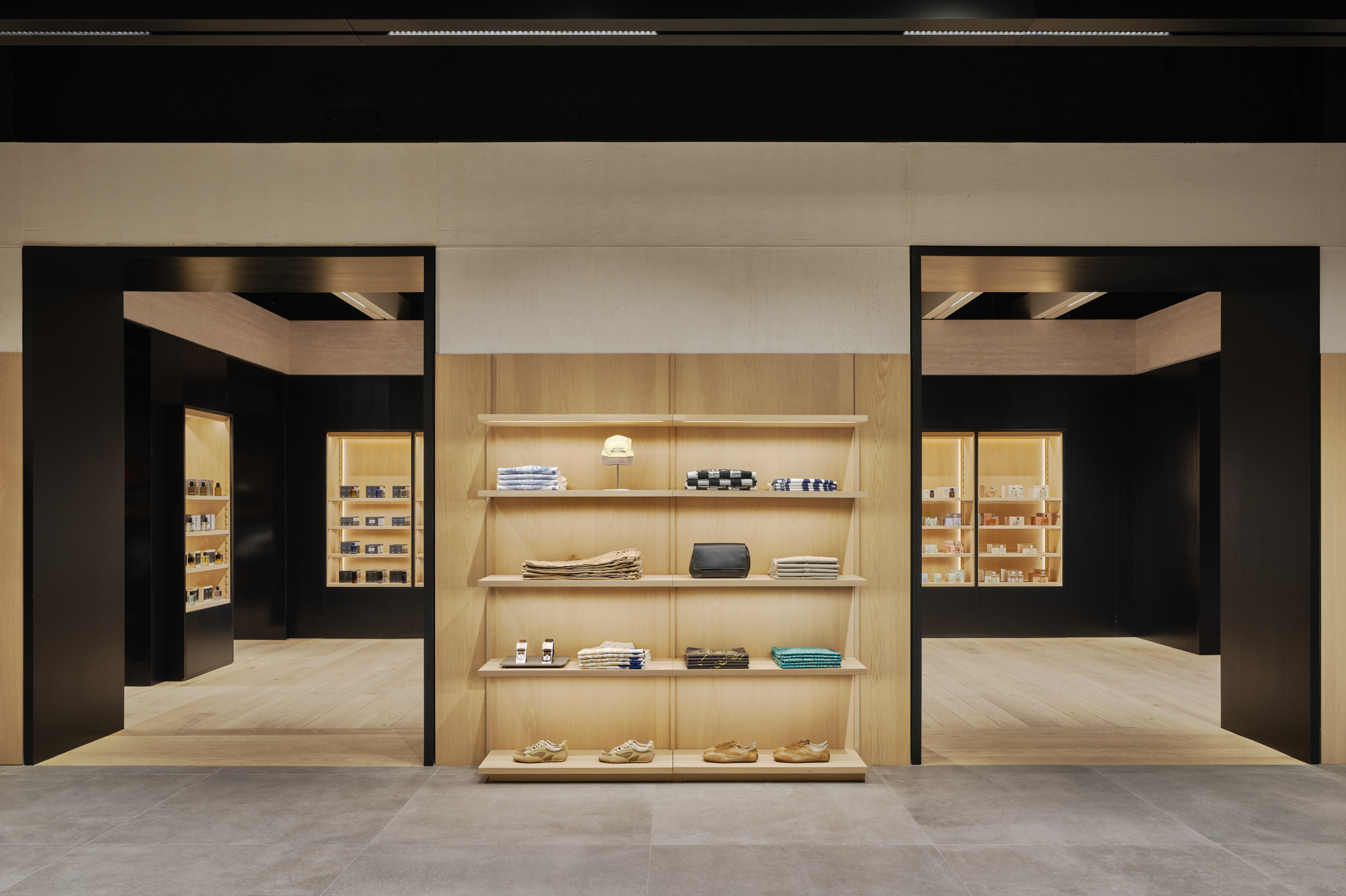 260527 Zara store Dusit Central Park MAN 8