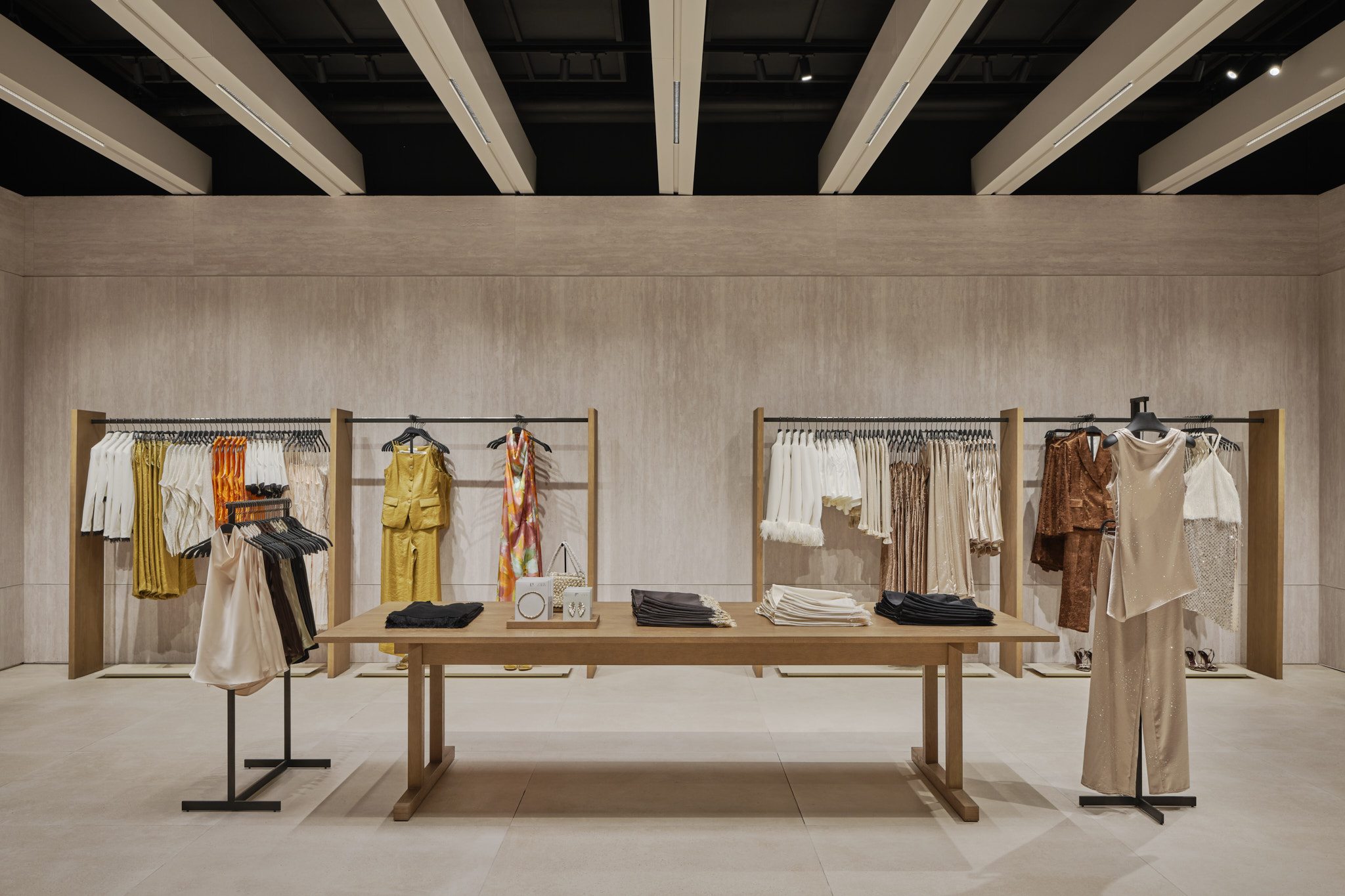 260527 Zara store Dusit Central Park WOMAN 2