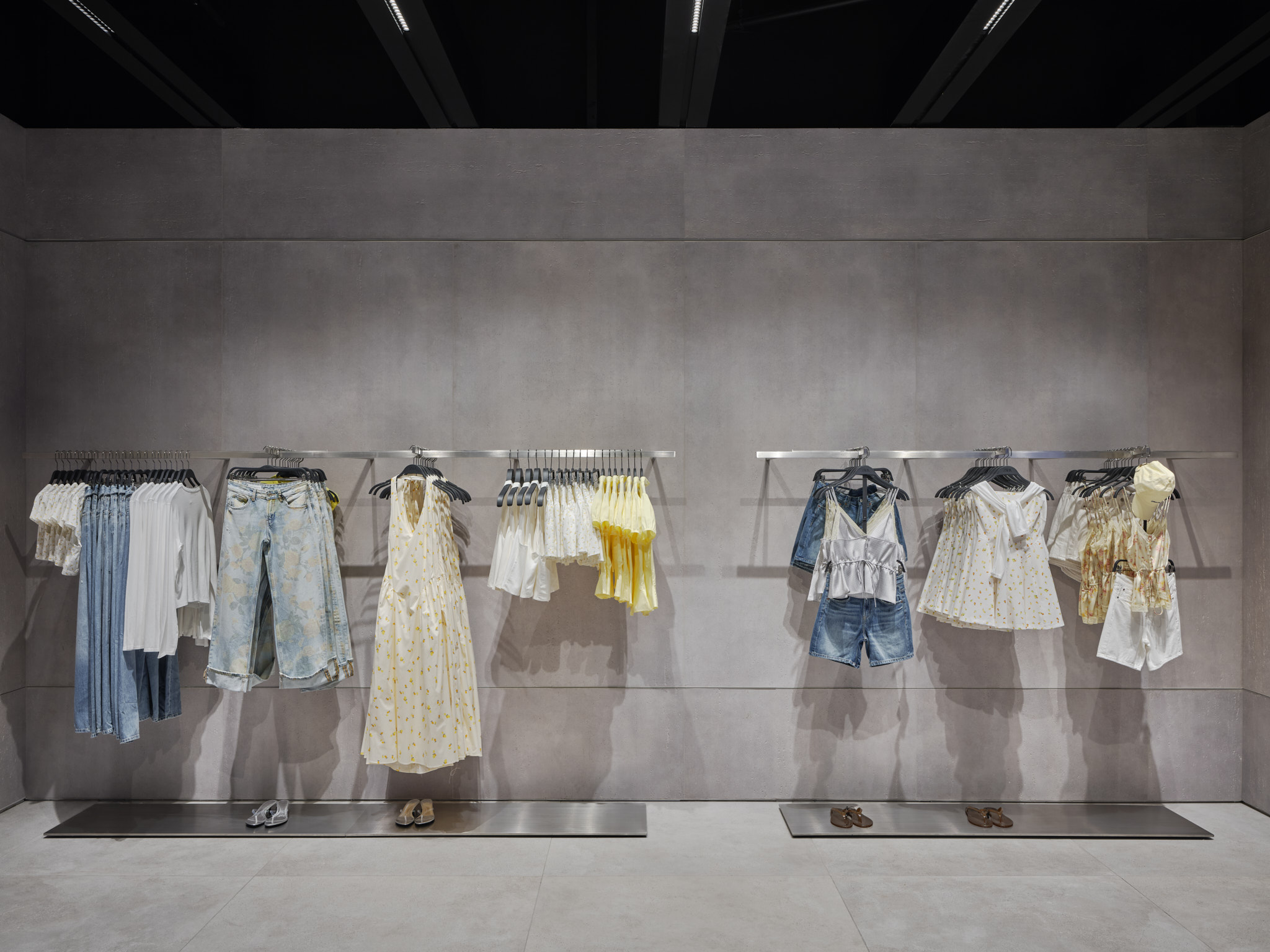 260527 Zara store Dusit Central Park WOMAN 6