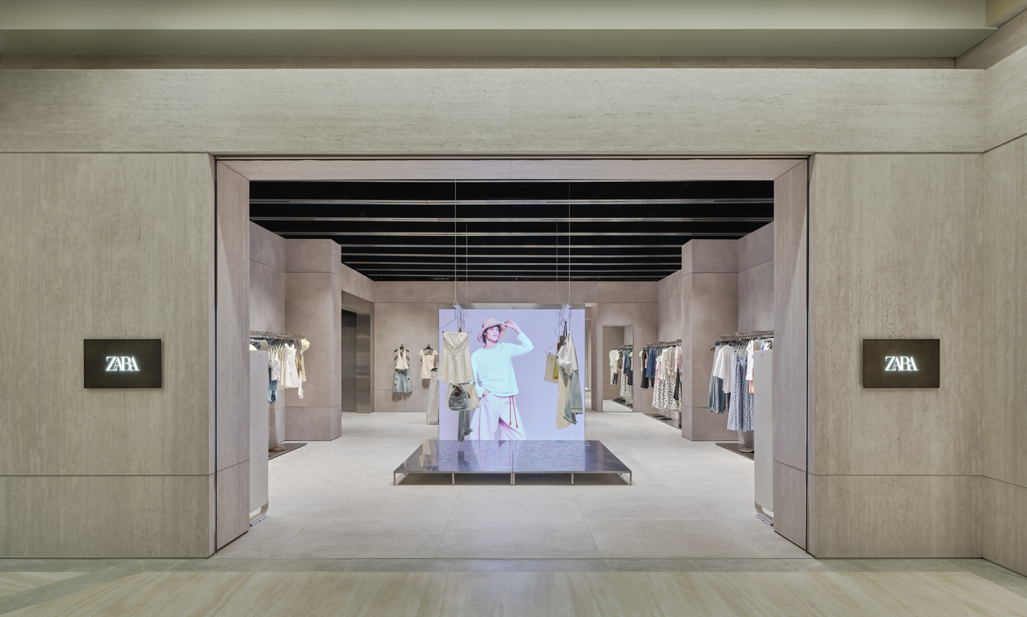 260527 Zara store Dusit Central Park WOMAN Facade 1