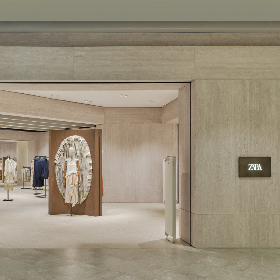 260527 Zara store Dusit Central Park WOMAN Facade 2 - SQ