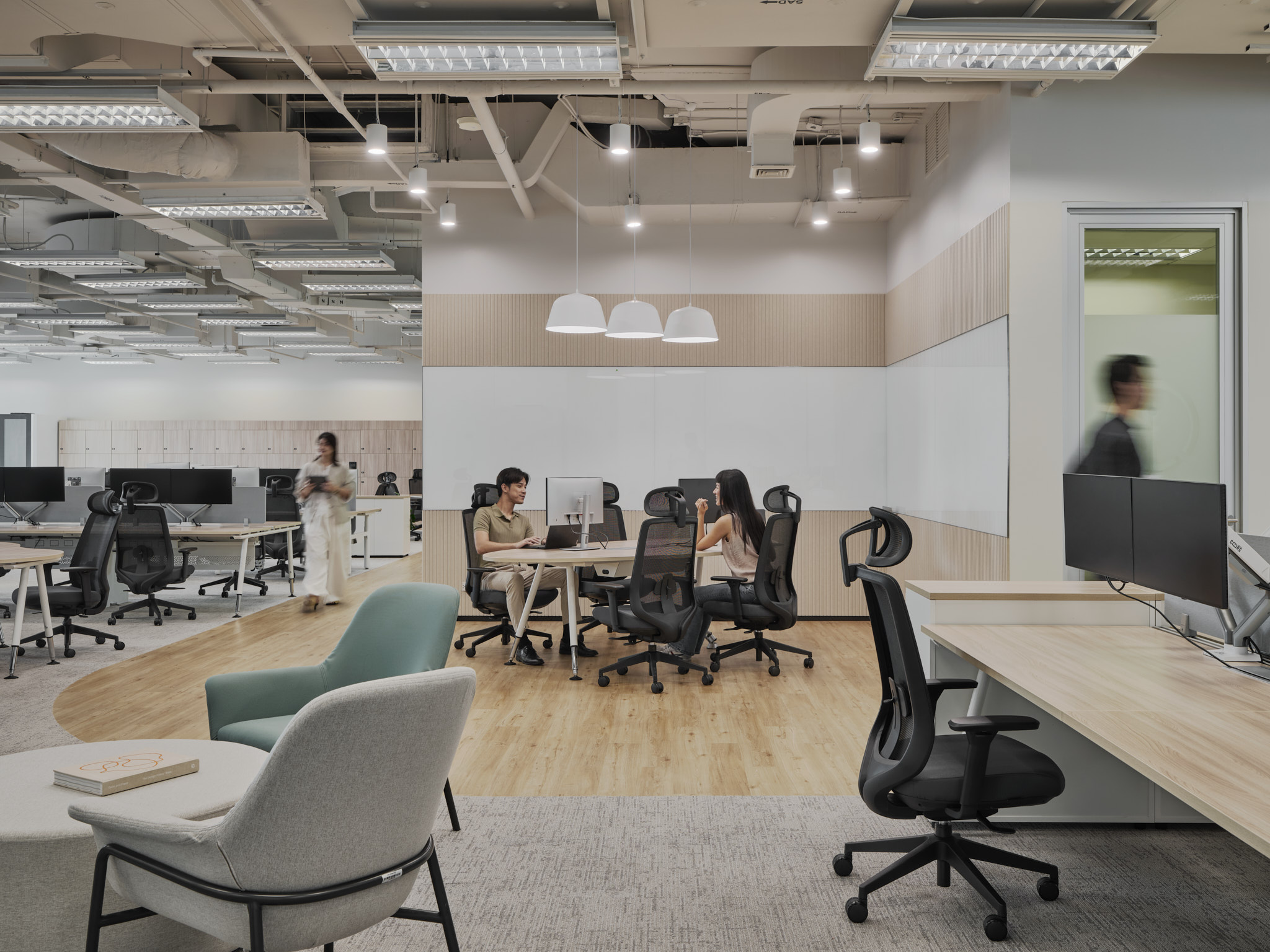 Space Matrix Design Consultants - KUEHNE + NAGEL workplace at Singha Complex 16B