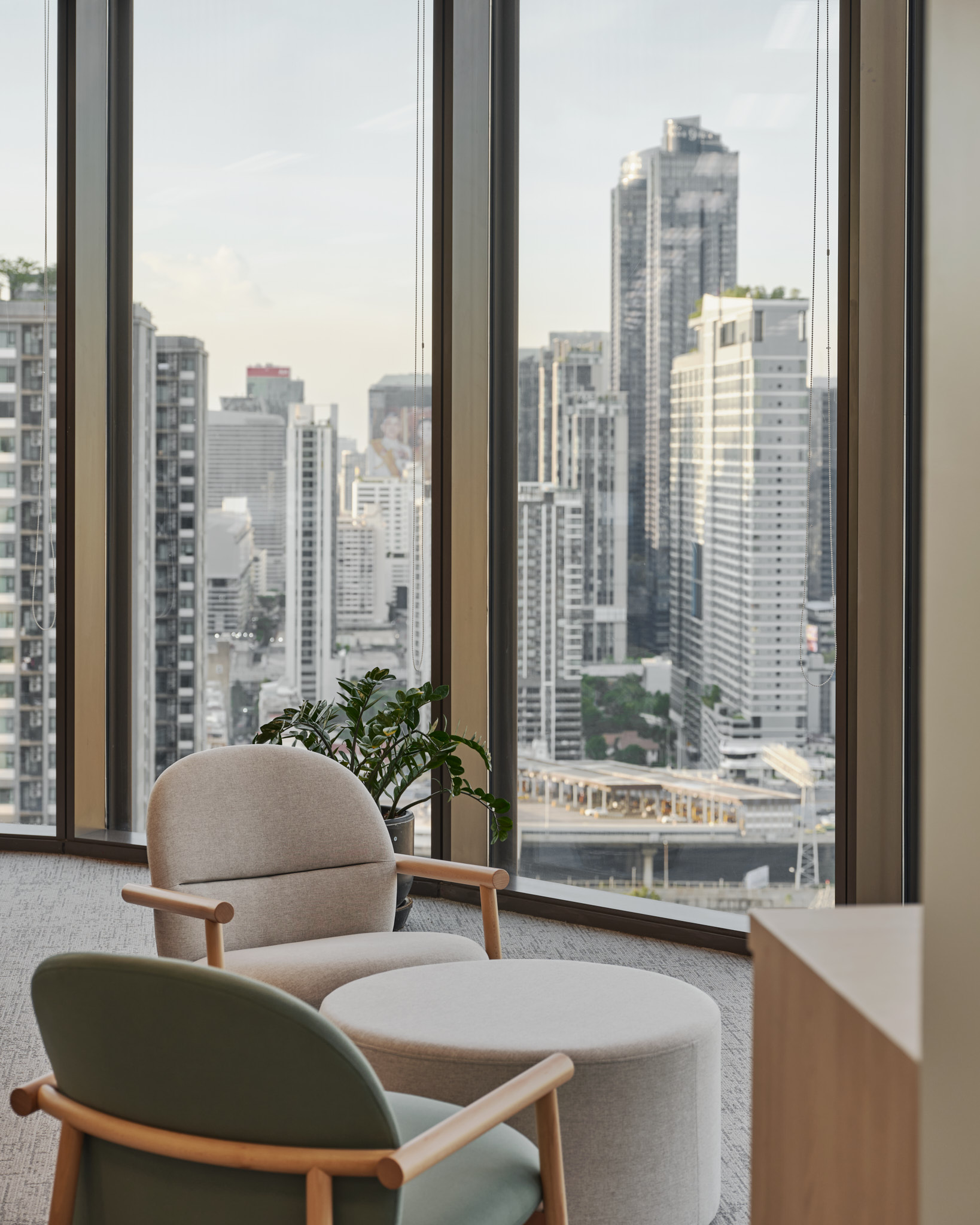 Space-Matrix-Design-Consultants-KUEHNE-NAGEL-workplace-at-Singha-Complex-19