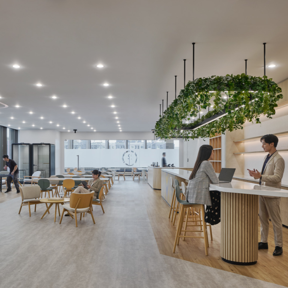 Space Matrix Design Consultants - KUEHNE + NAGEL workplace at Singha Complex 2B-SQ