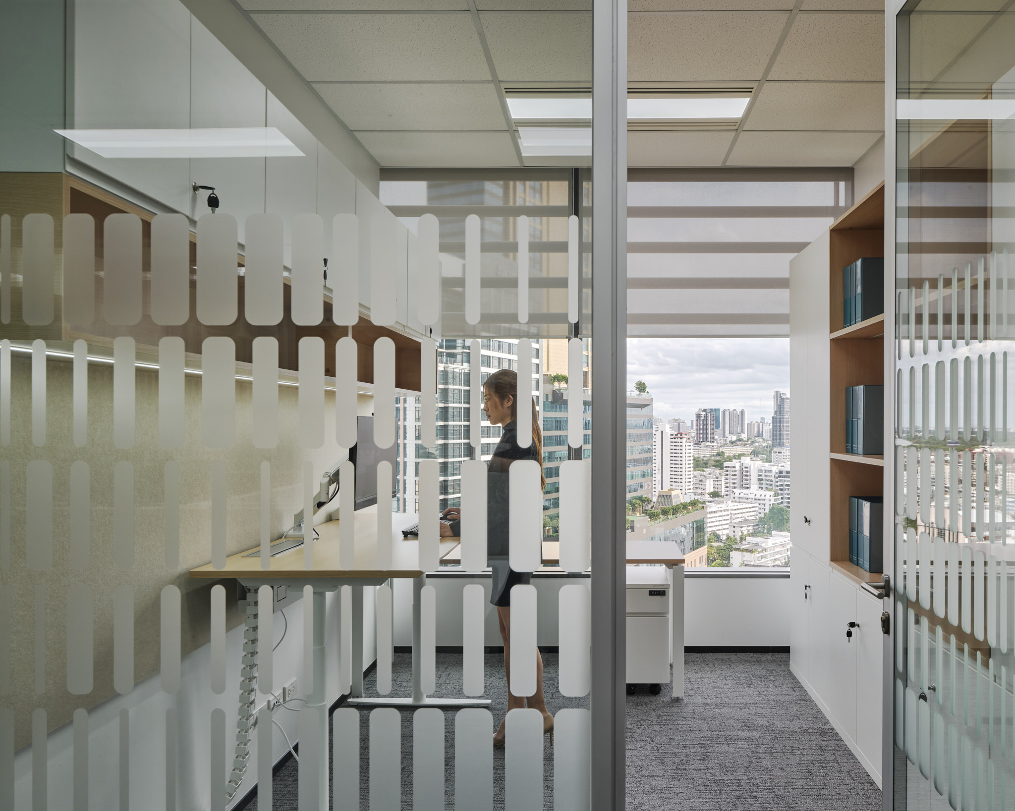 Space Matrix Design Consultants - Watson Farley & Williams (Thailand) workplace at One Bangkok 15C