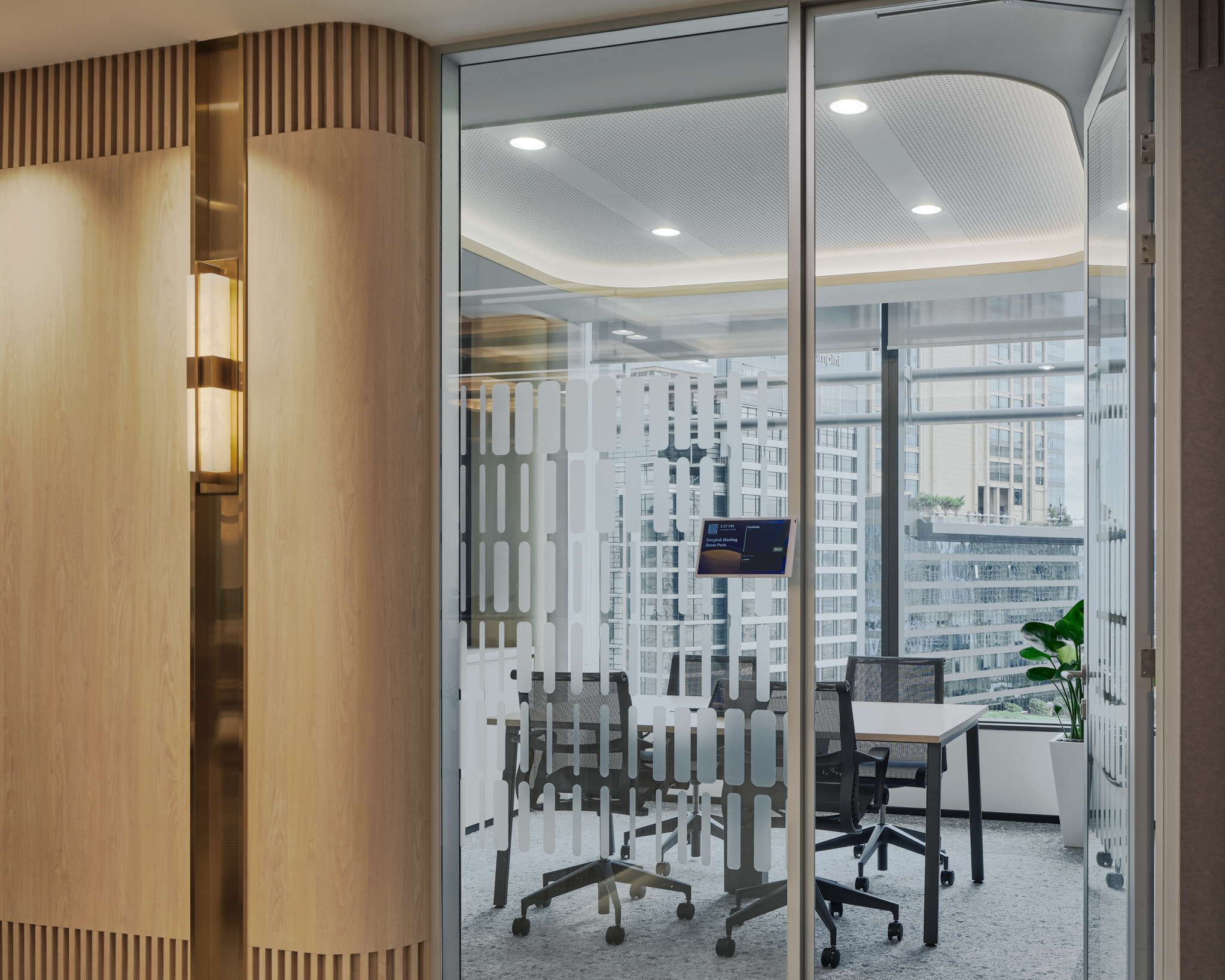 Space Matrix Design Consultants - Watson Farley & Williams (Thailand) workplace at One Bangkok 9