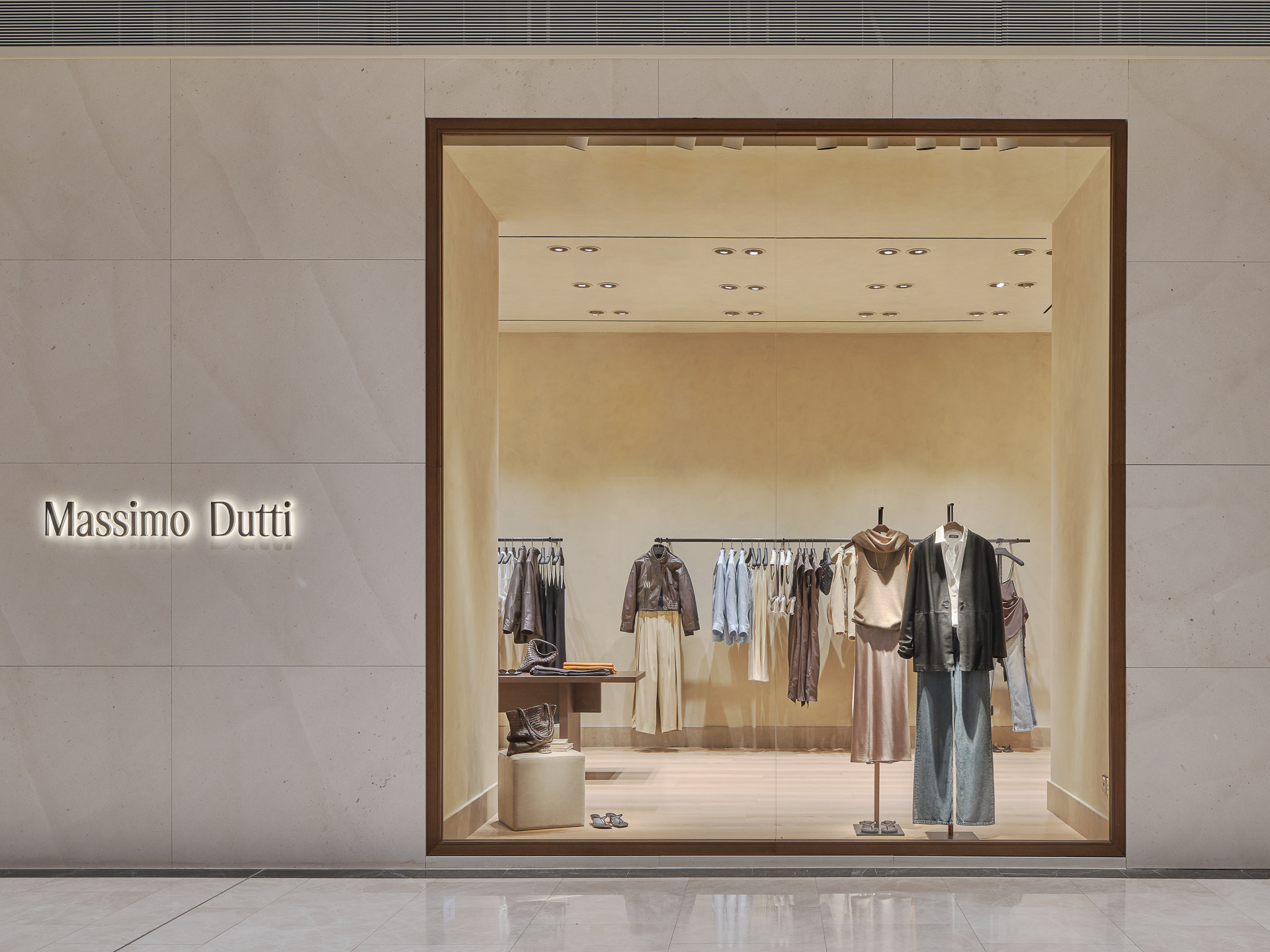 260819 Massimo Dutti store Pavilion Damansara Heights 5