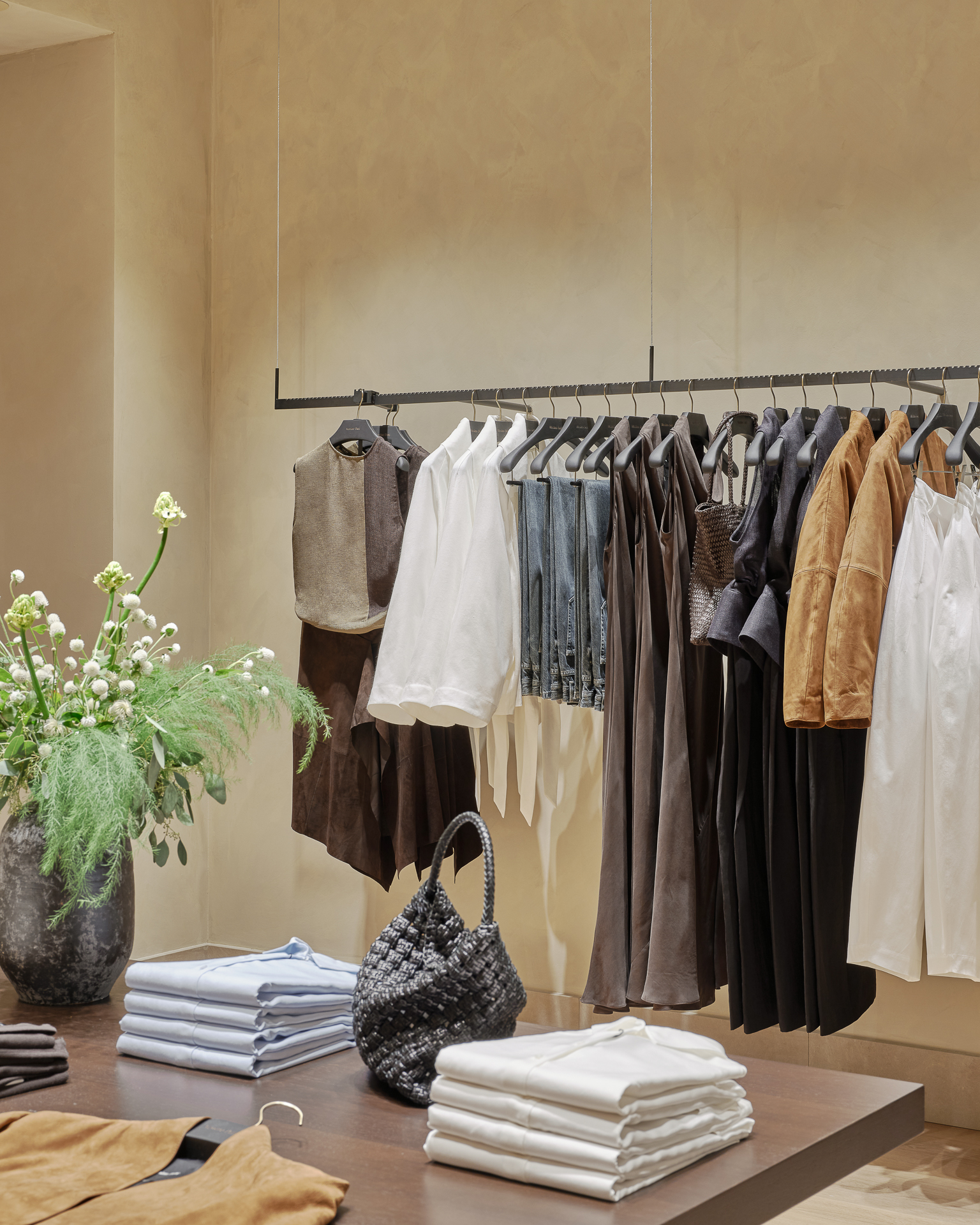 260819 Massimo Dutti store Pavilion Damansara Heights W 10