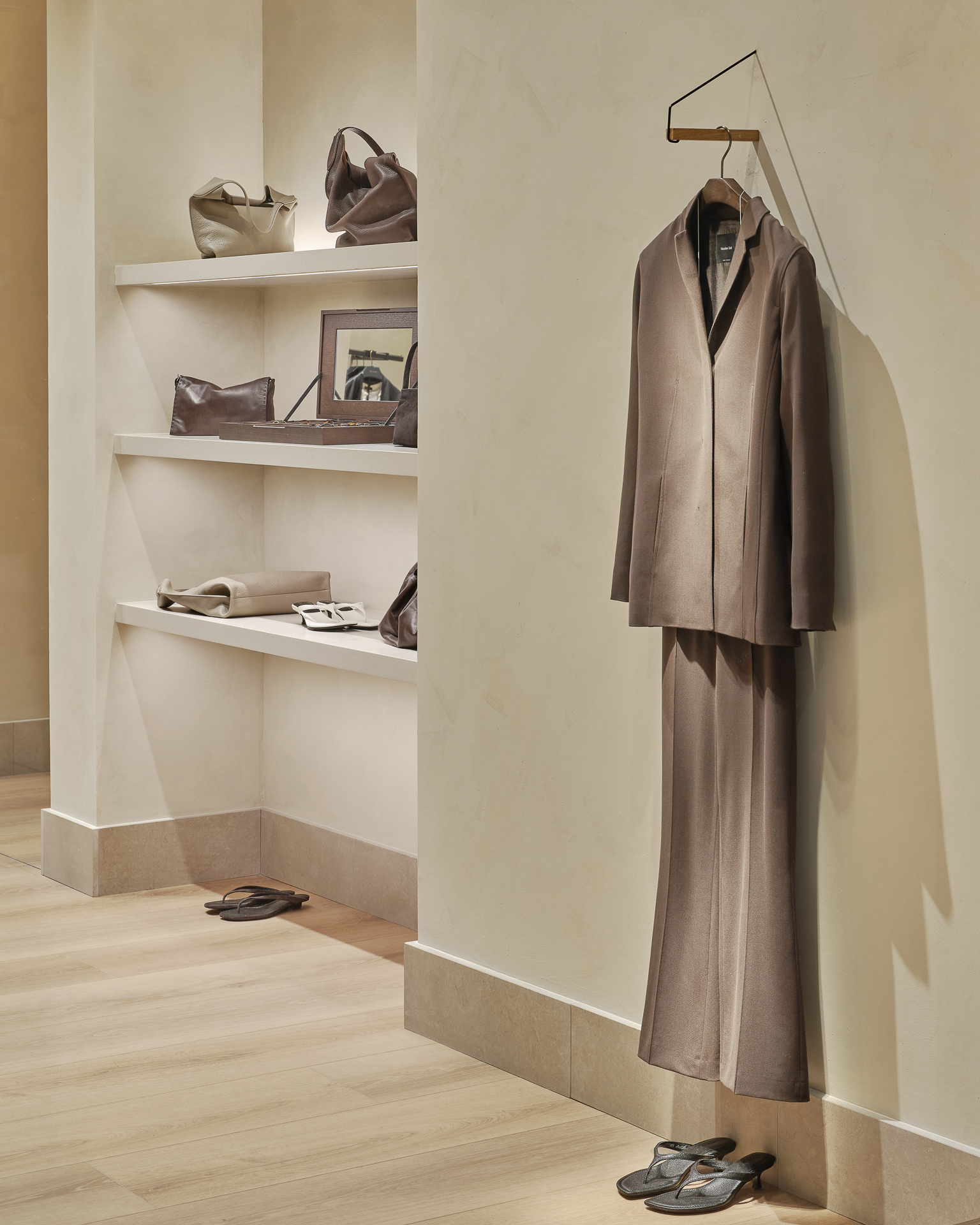 260819 Massimo Dutti store Pavilion Damansara Heights W 26