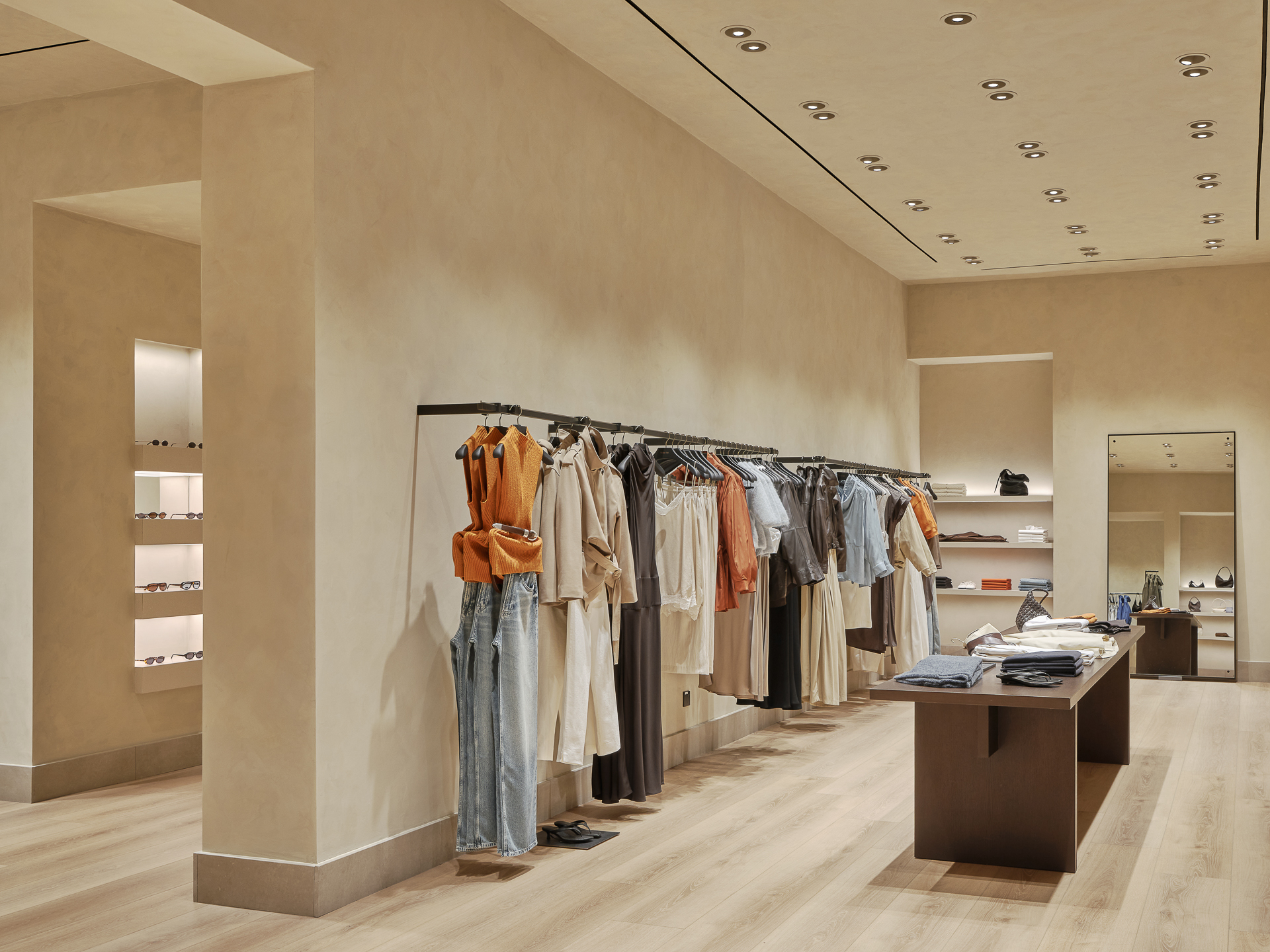 260819 Massimo Dutti store Pavilion Damansara Heights W 3