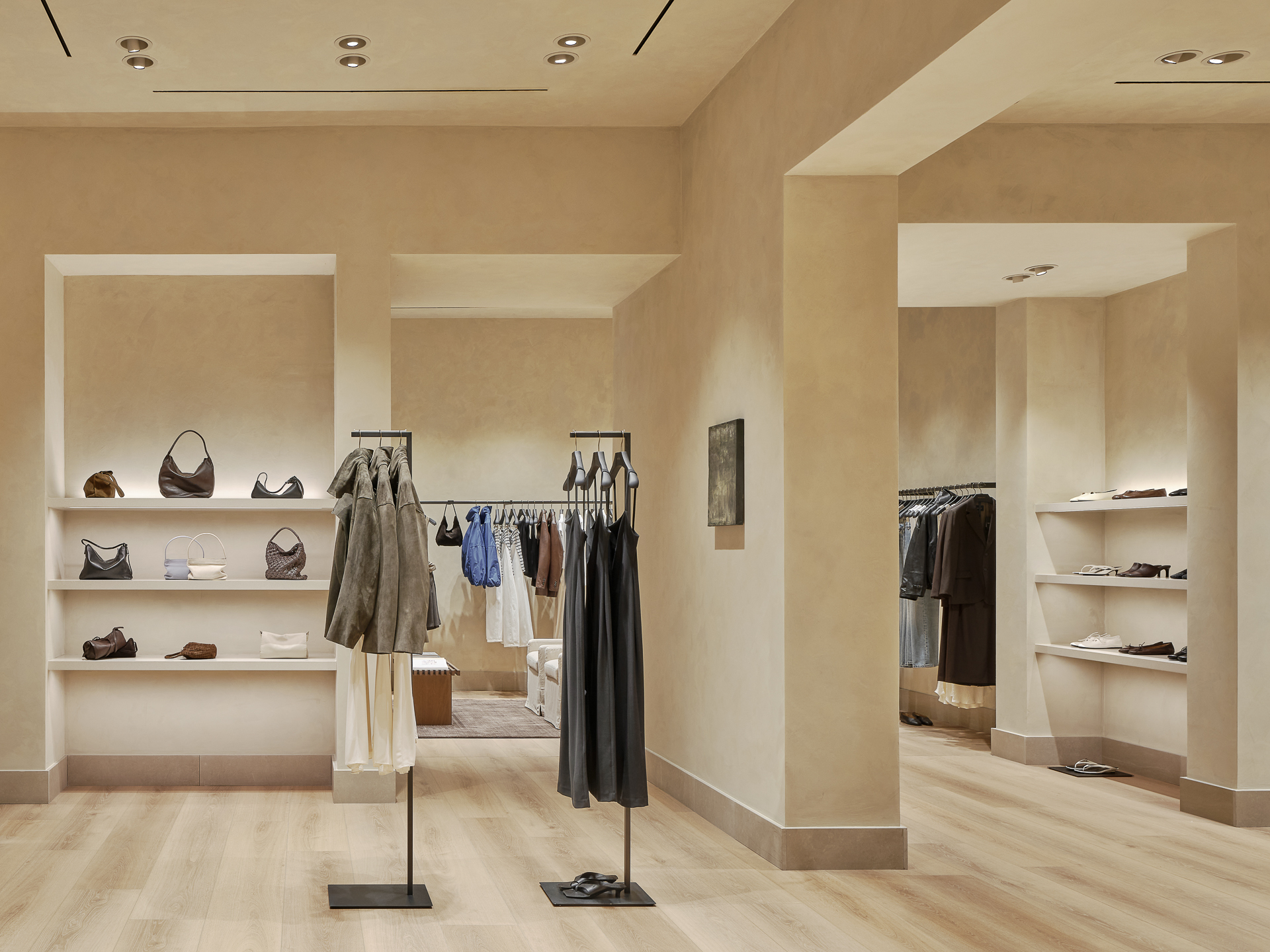 260819 Massimo Dutti store Pavilion Damansara Heights W 6