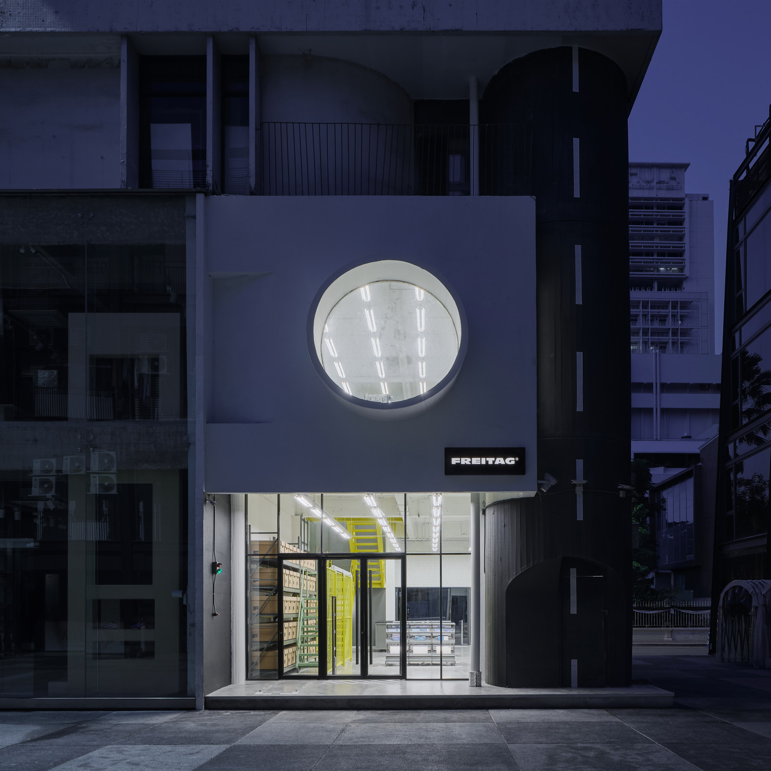 260903 FREITAG store Siam by PRONTO 1A - SQ