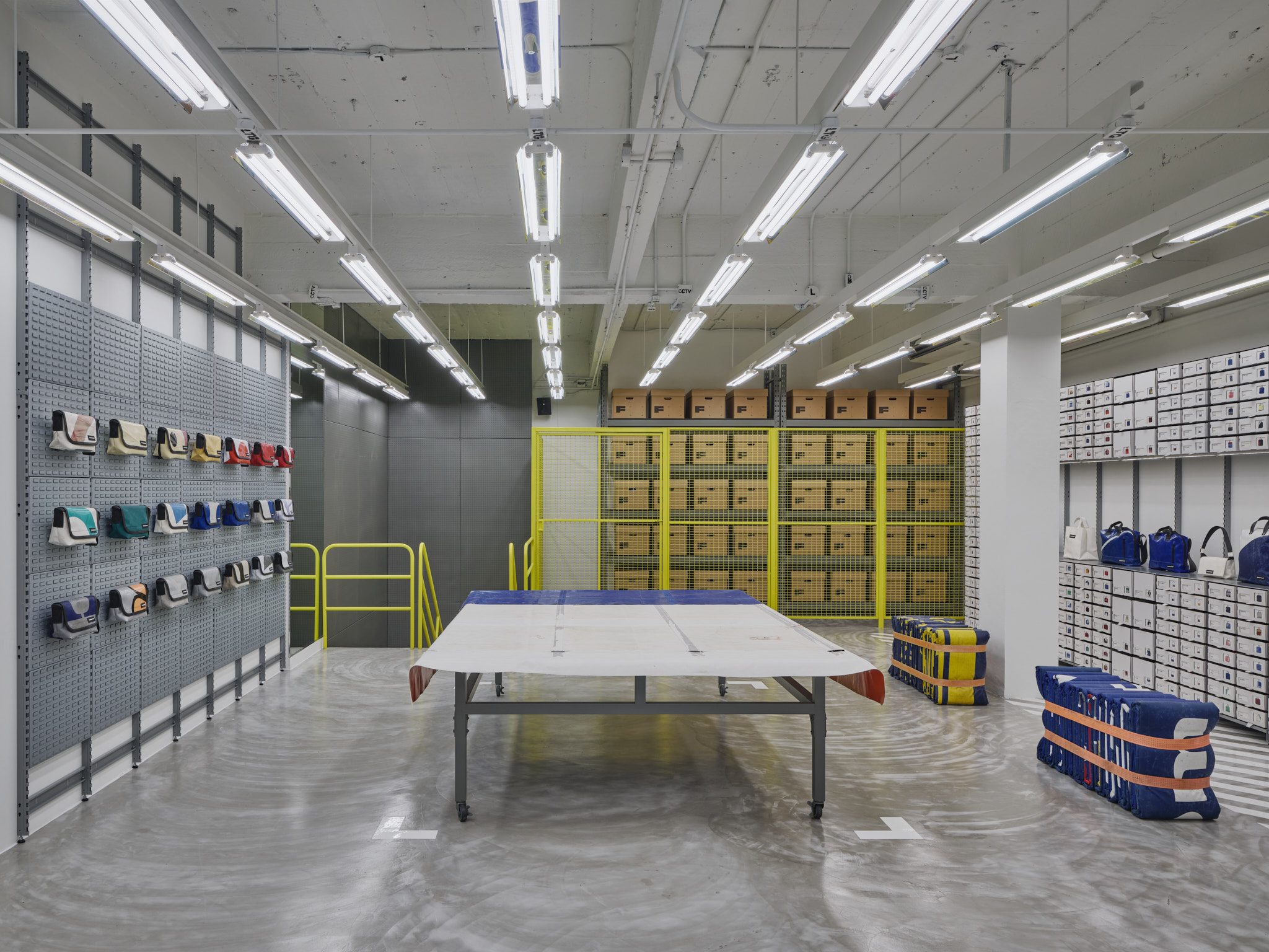 260903 FREITAG store Siam by PRONTO 9