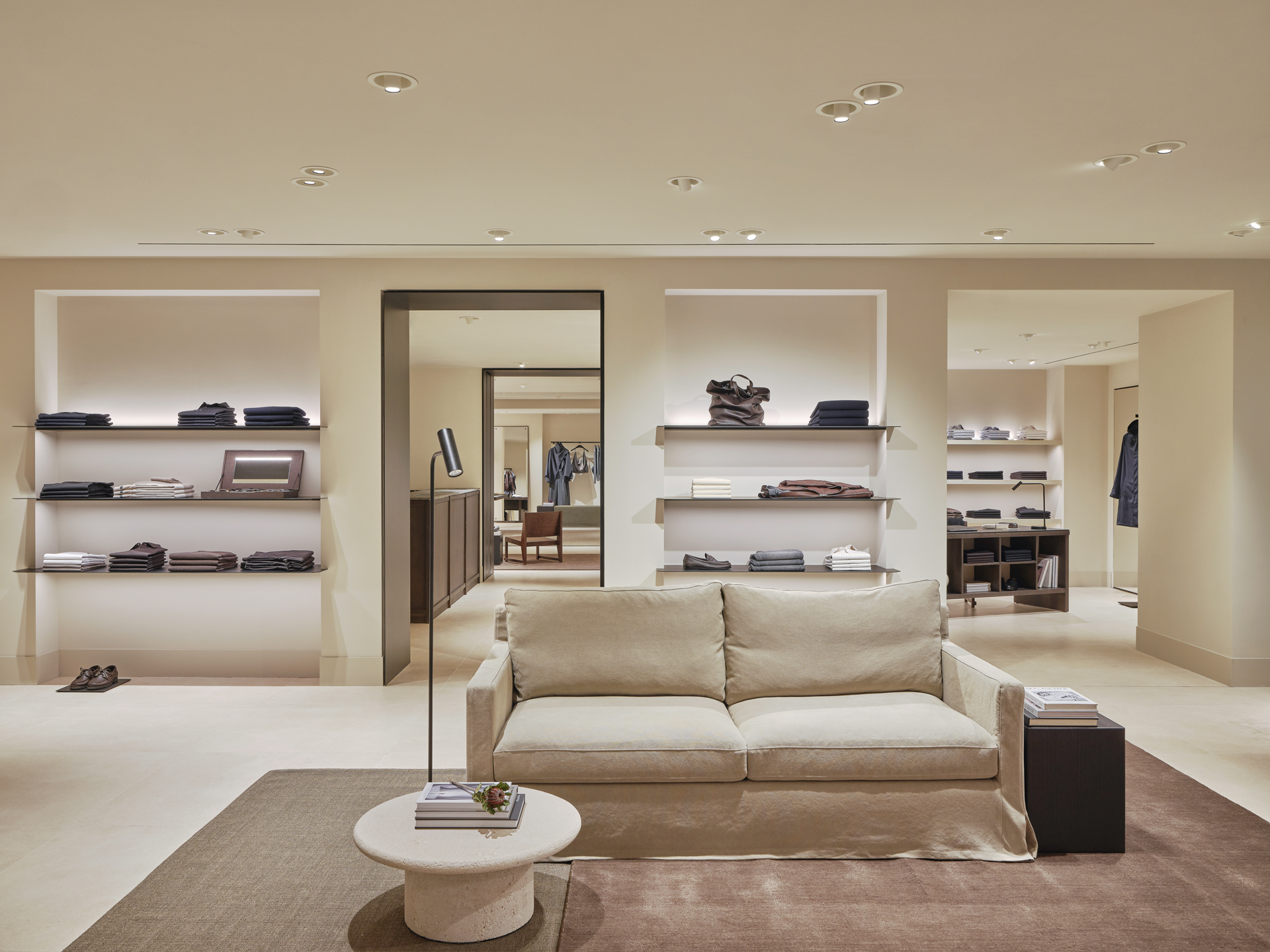 260923 Massimo Dutti Guangzhou SHK M 6