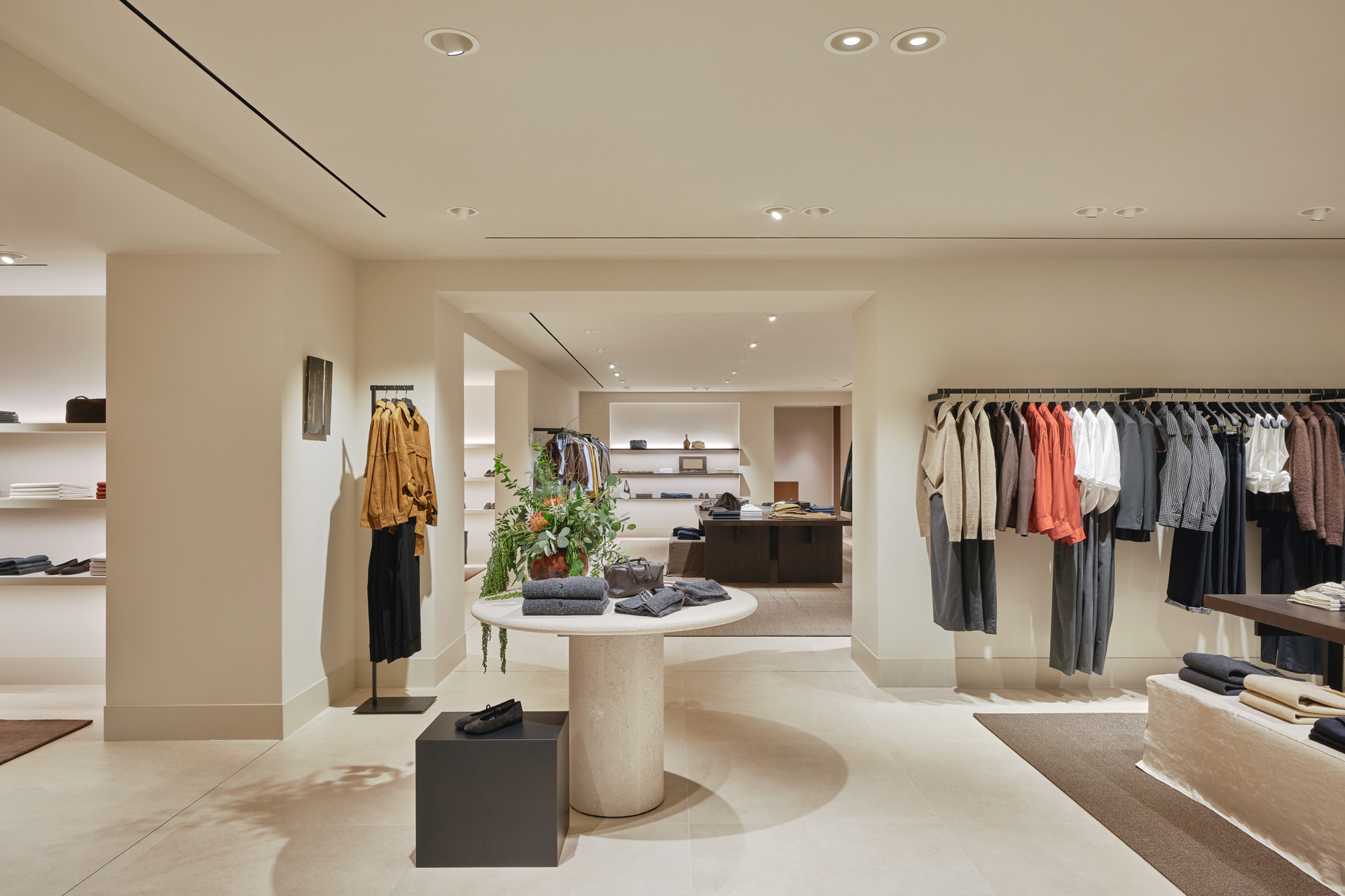260923 Massimo Dutti Guangzhou SHK W 1