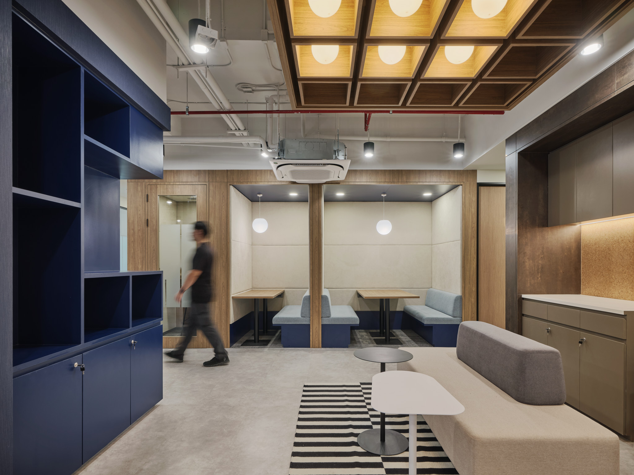 J Design and Decorative House - Regus at VOCO Surawong 10B