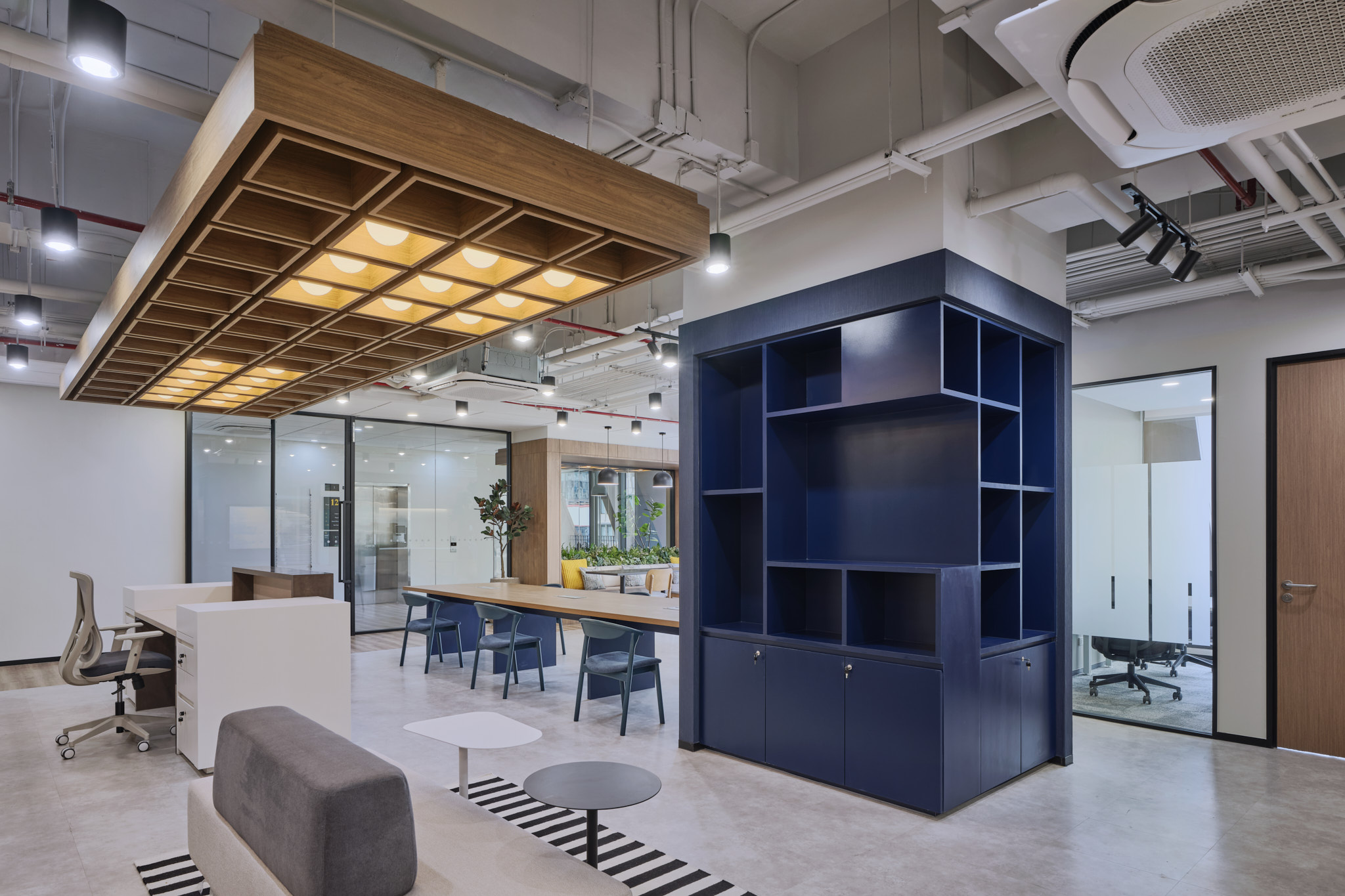J Design and Decorative House - Regus at VOCO Surawong 12