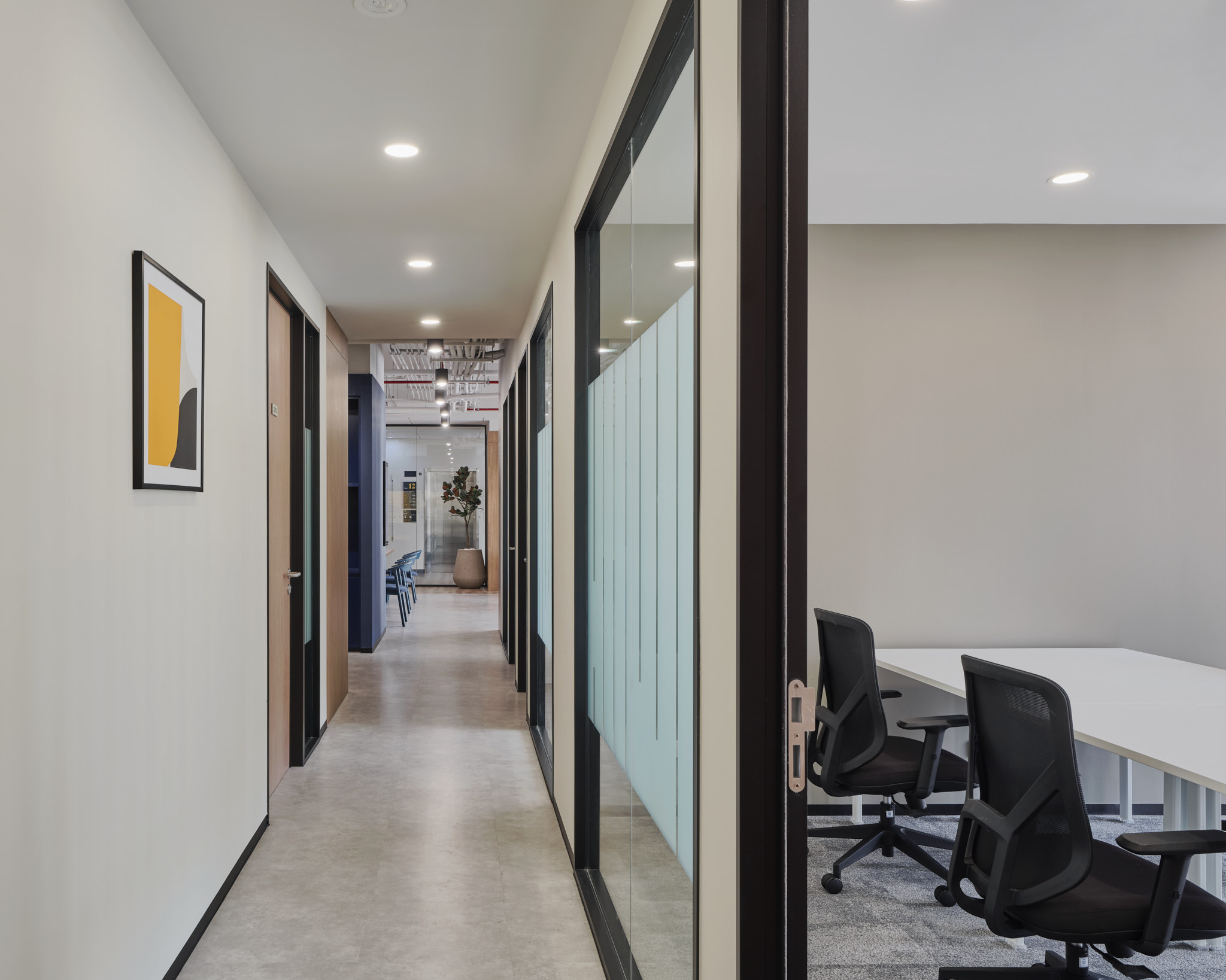 J Design and Decorative House - Regus at VOCO Surawong 16