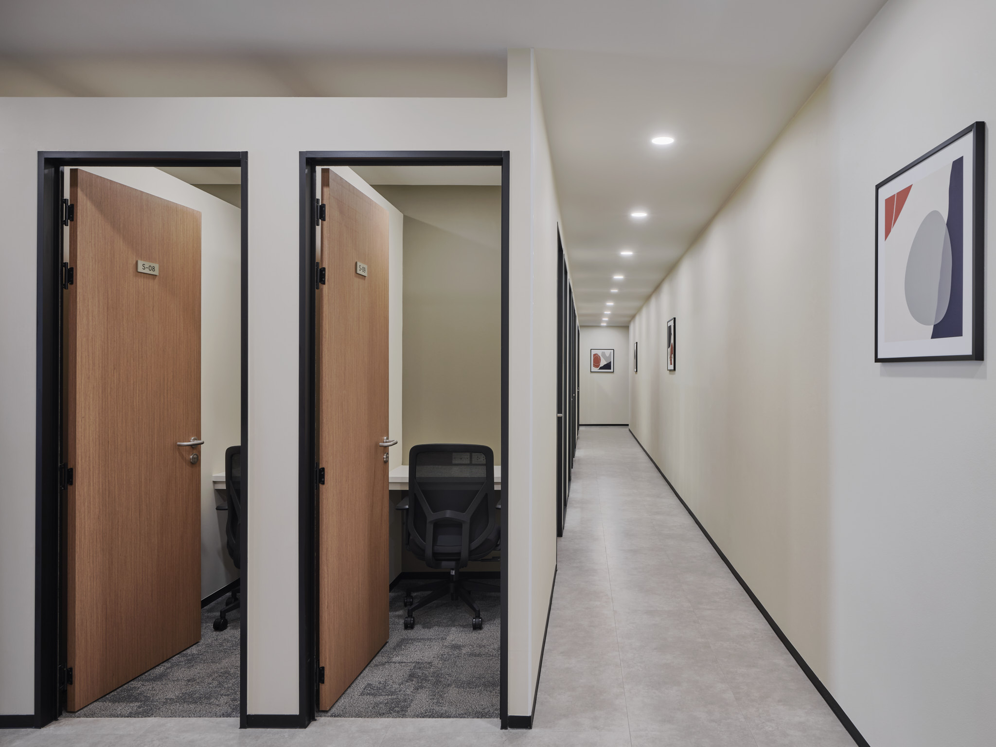 J Design and Decorative House - Regus at VOCO Surawong 17