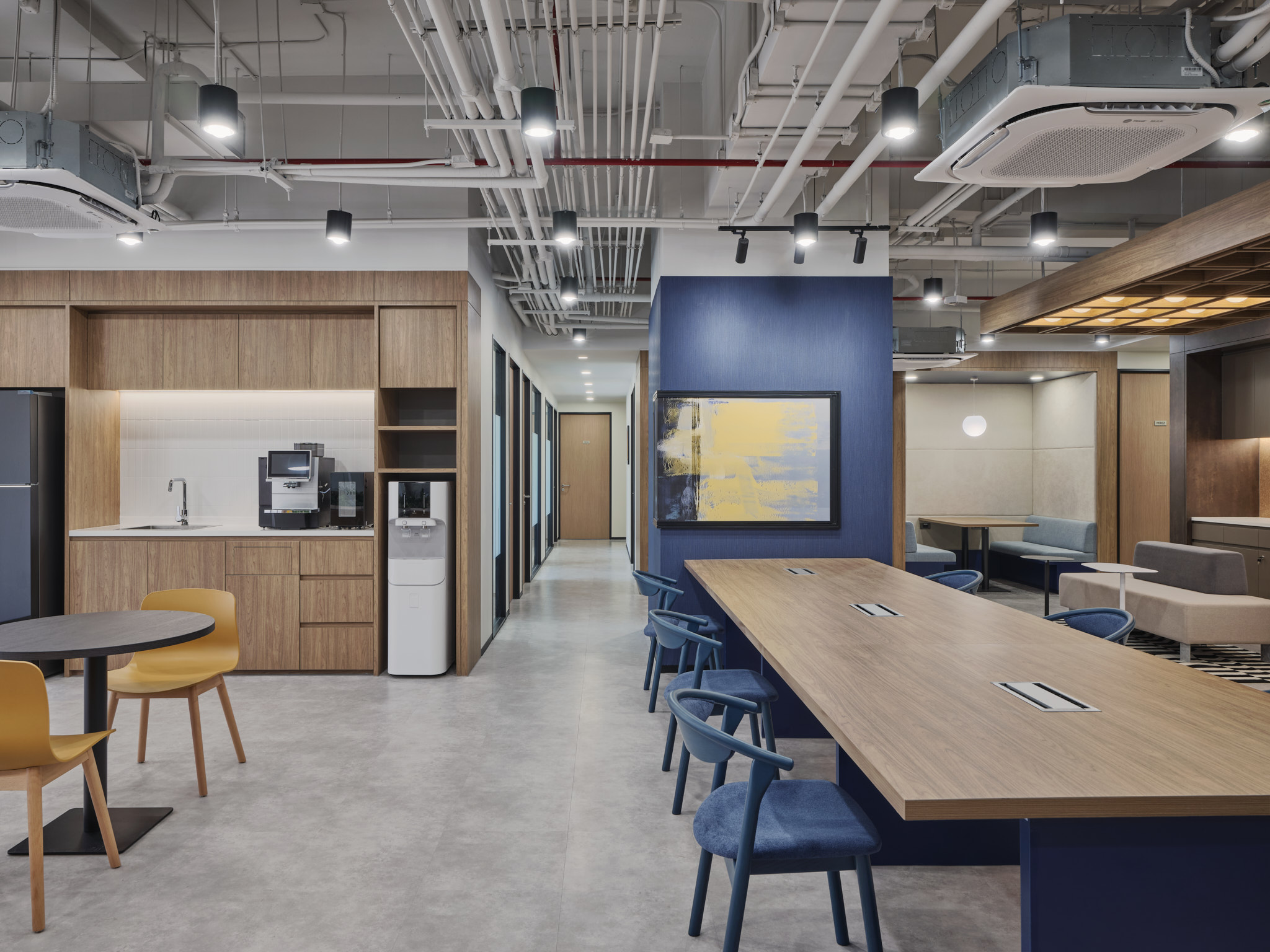J Design and Decorative House - Regus at VOCO Surawong 5